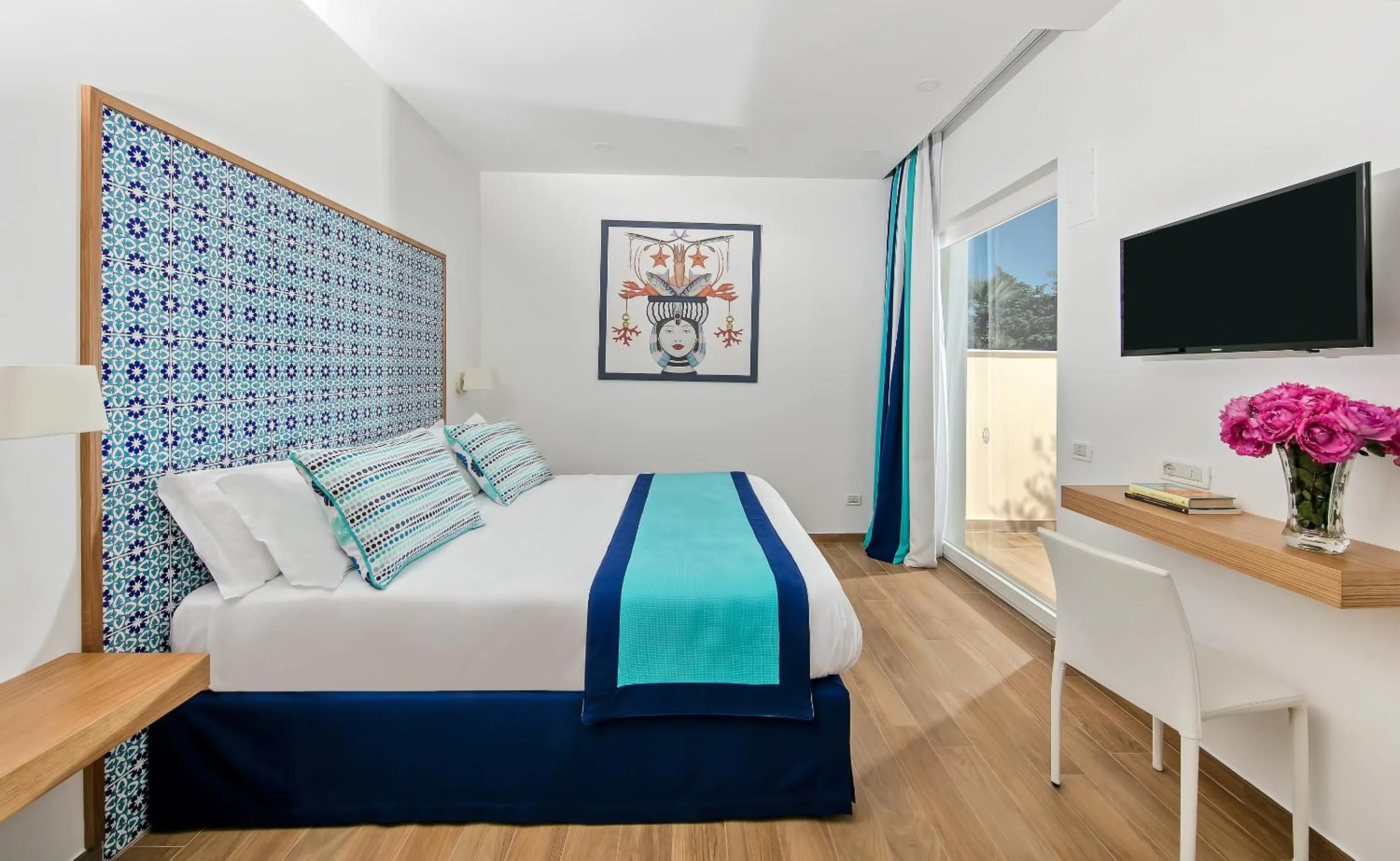 TV and multimedia, Bed in Hotel Miramare