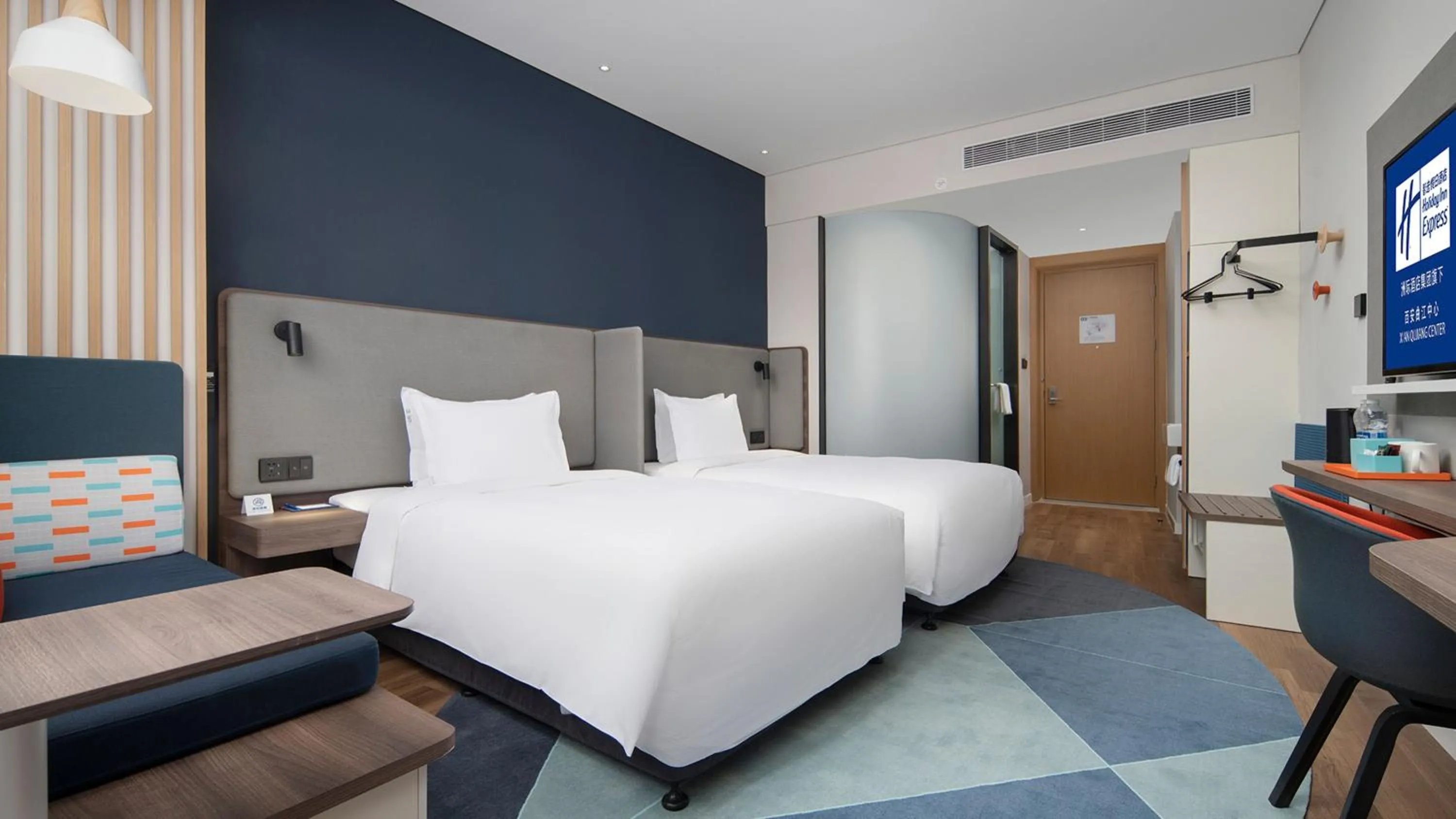 Bed in Holiday Inn Express Xi'an Qujiang Center by IHG