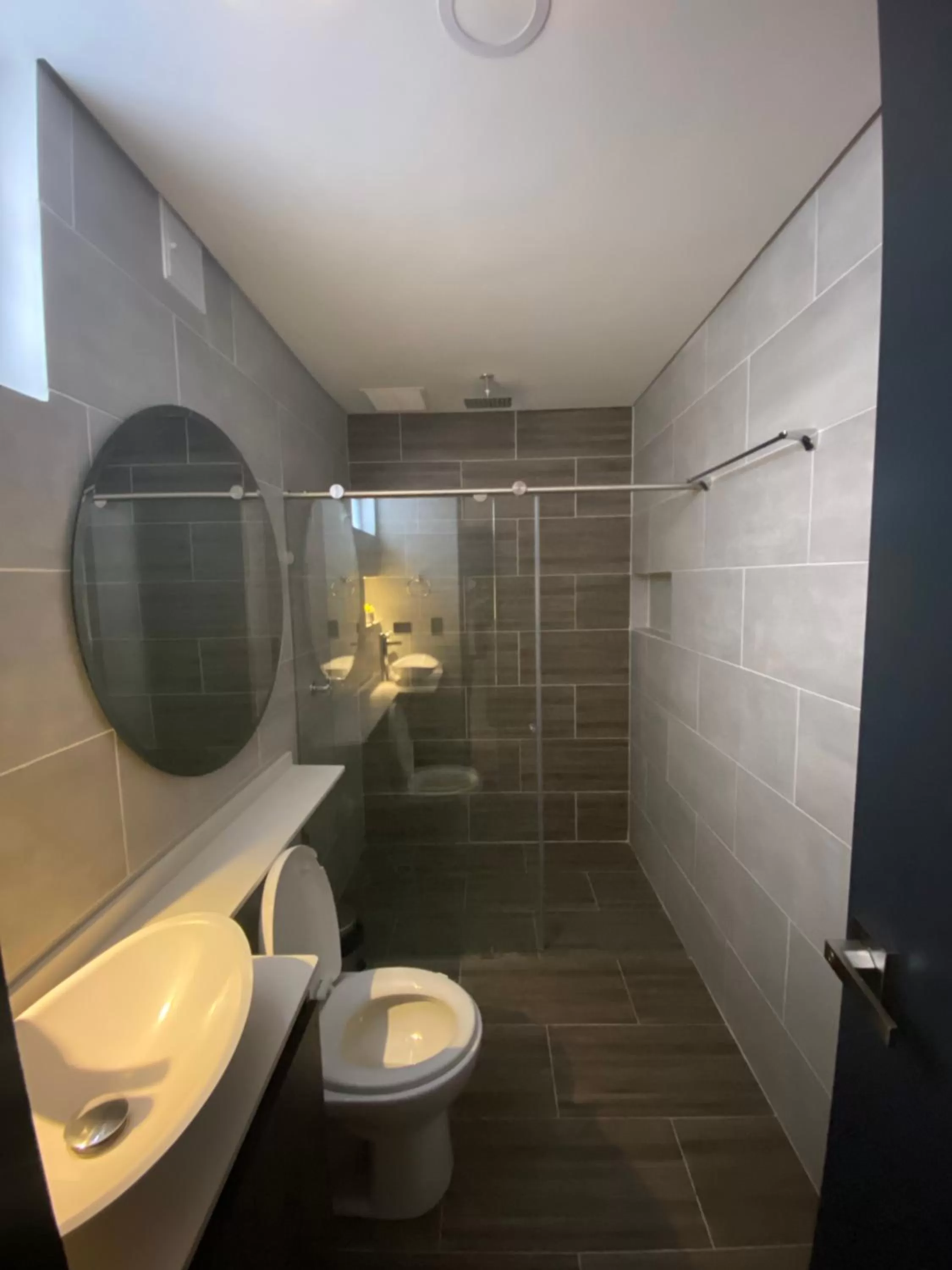 Bathroom in HOTEL CALIFORNIA CITY