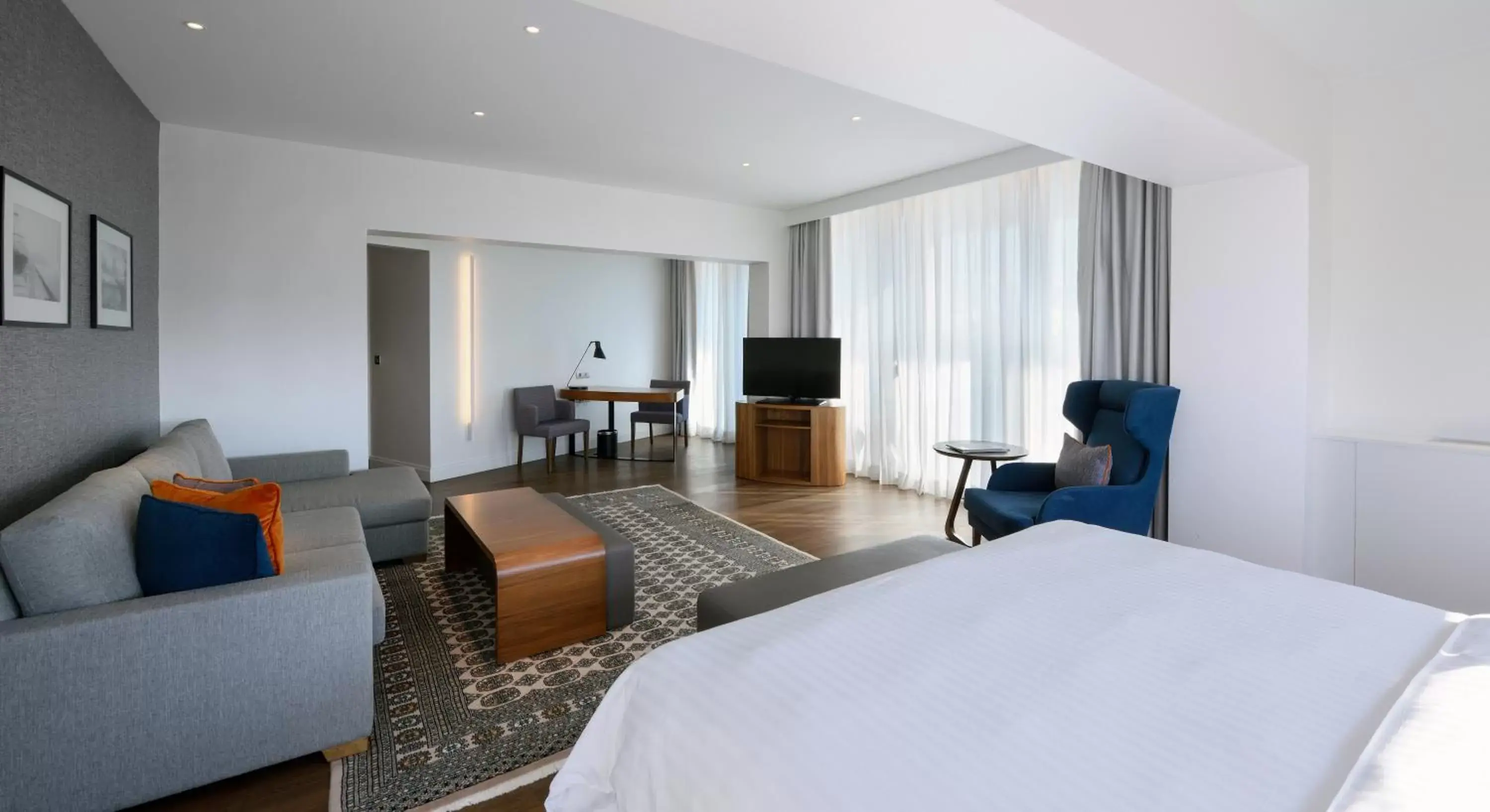 Junior Suite with City View in Makedonia Palace Junior Suite with City View in Makedonia Palace