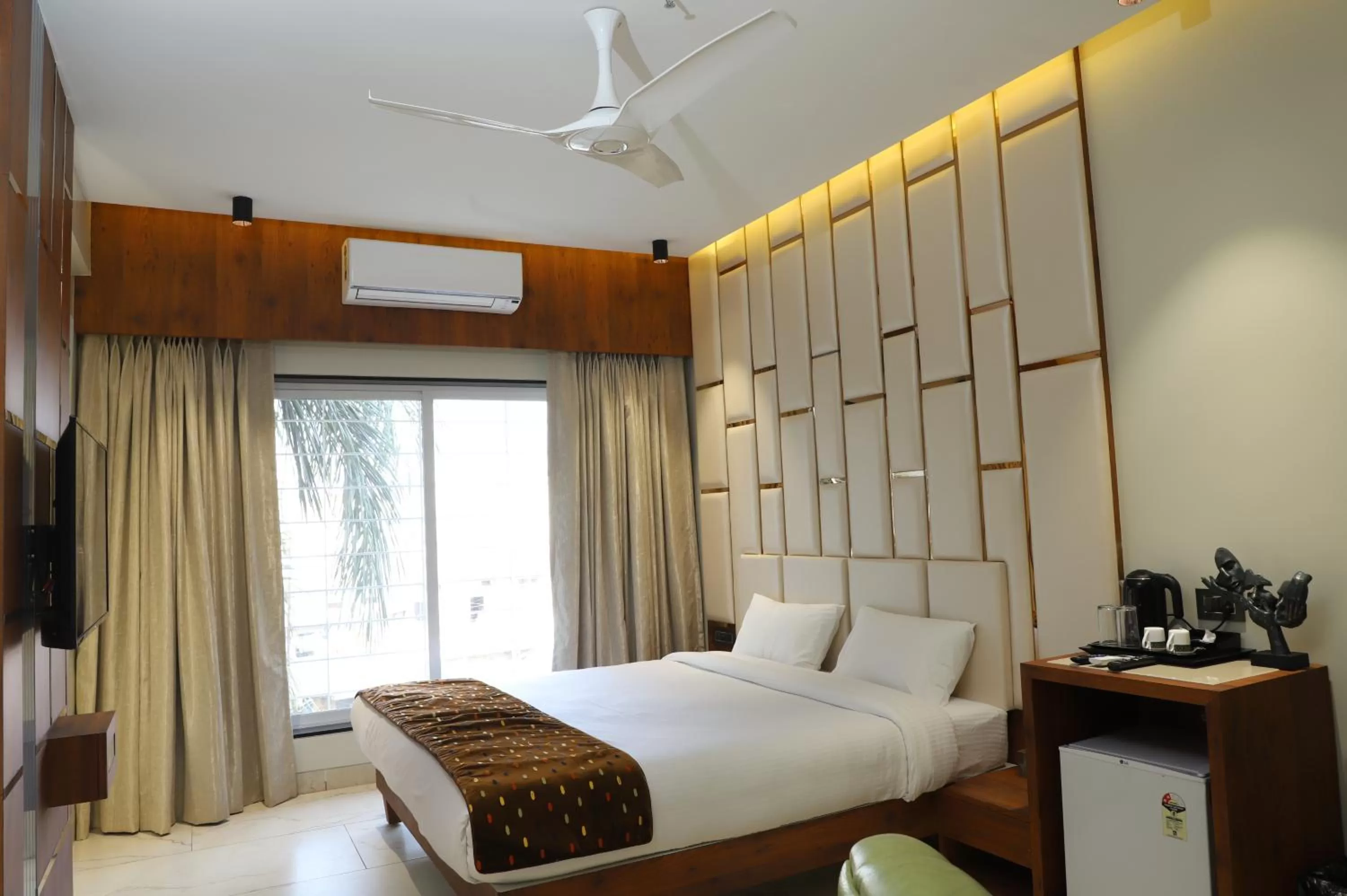 Photo of the whole room, Bed in Hotel Florence