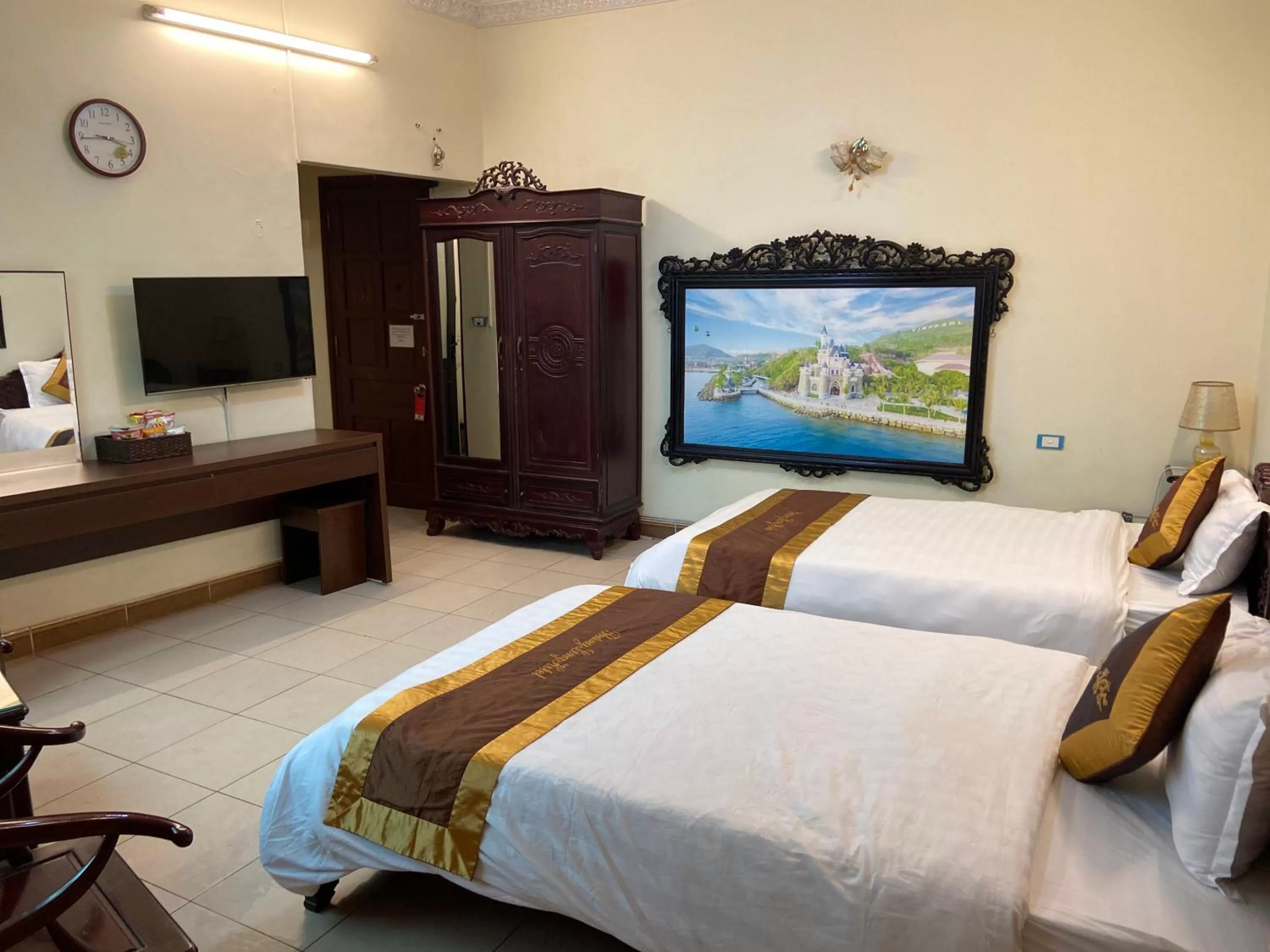 TV and multimedia, Bed in Thang Long Hotel