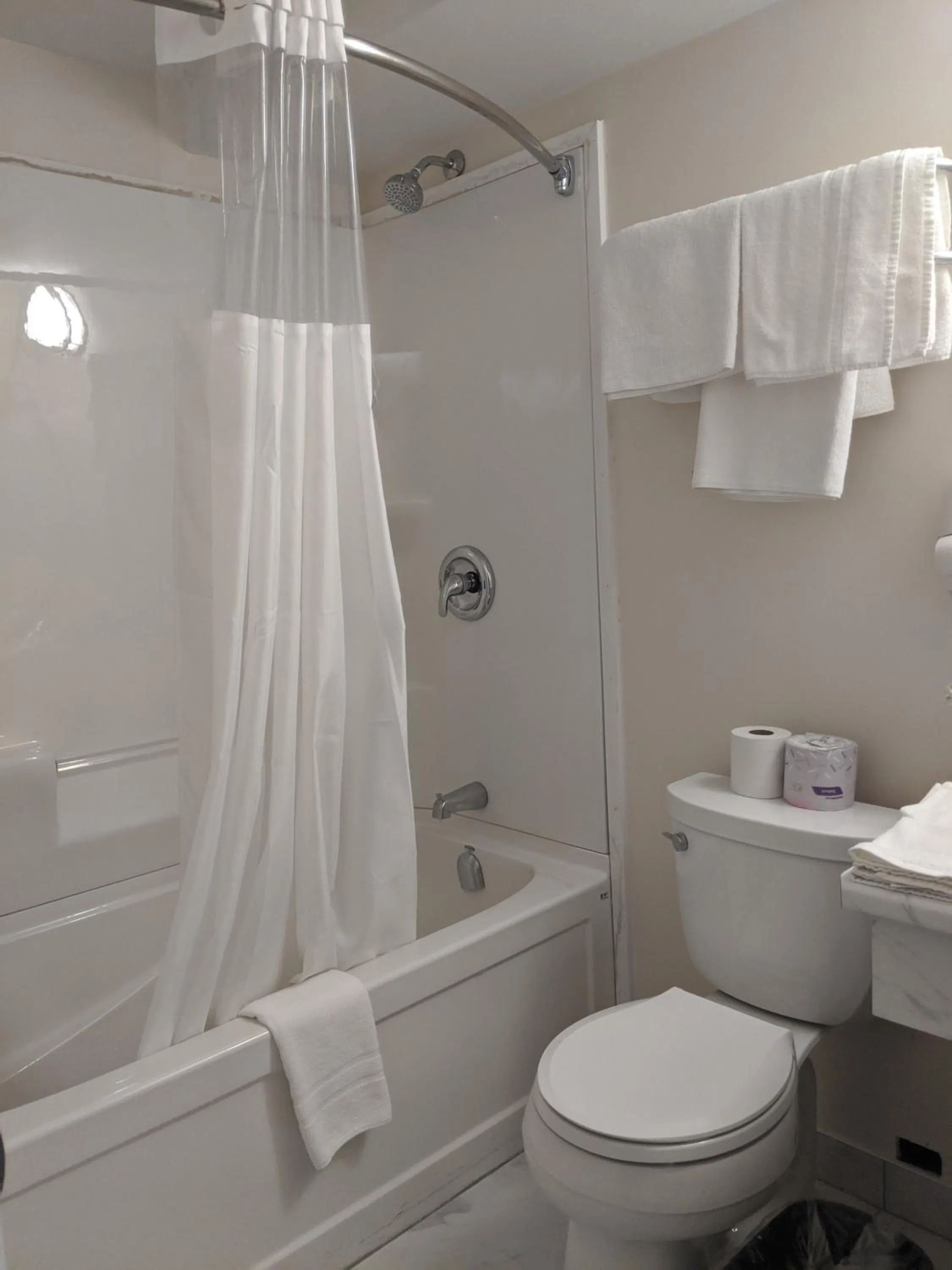 Family Room in Falls Lodge & Suites