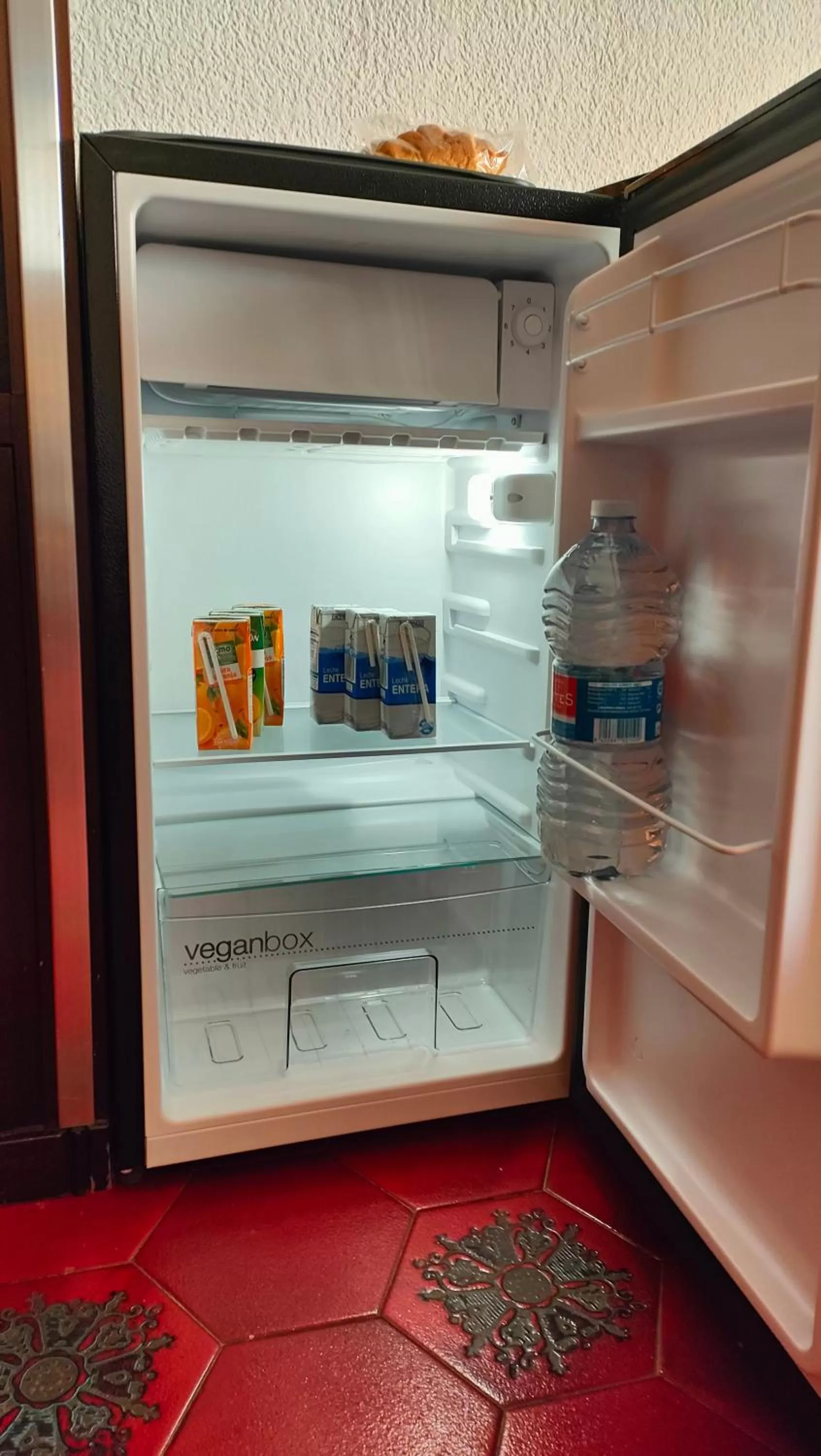 oven in Pensión Benavente AP-7 3min coche Playa 5 min Self check-in 24h