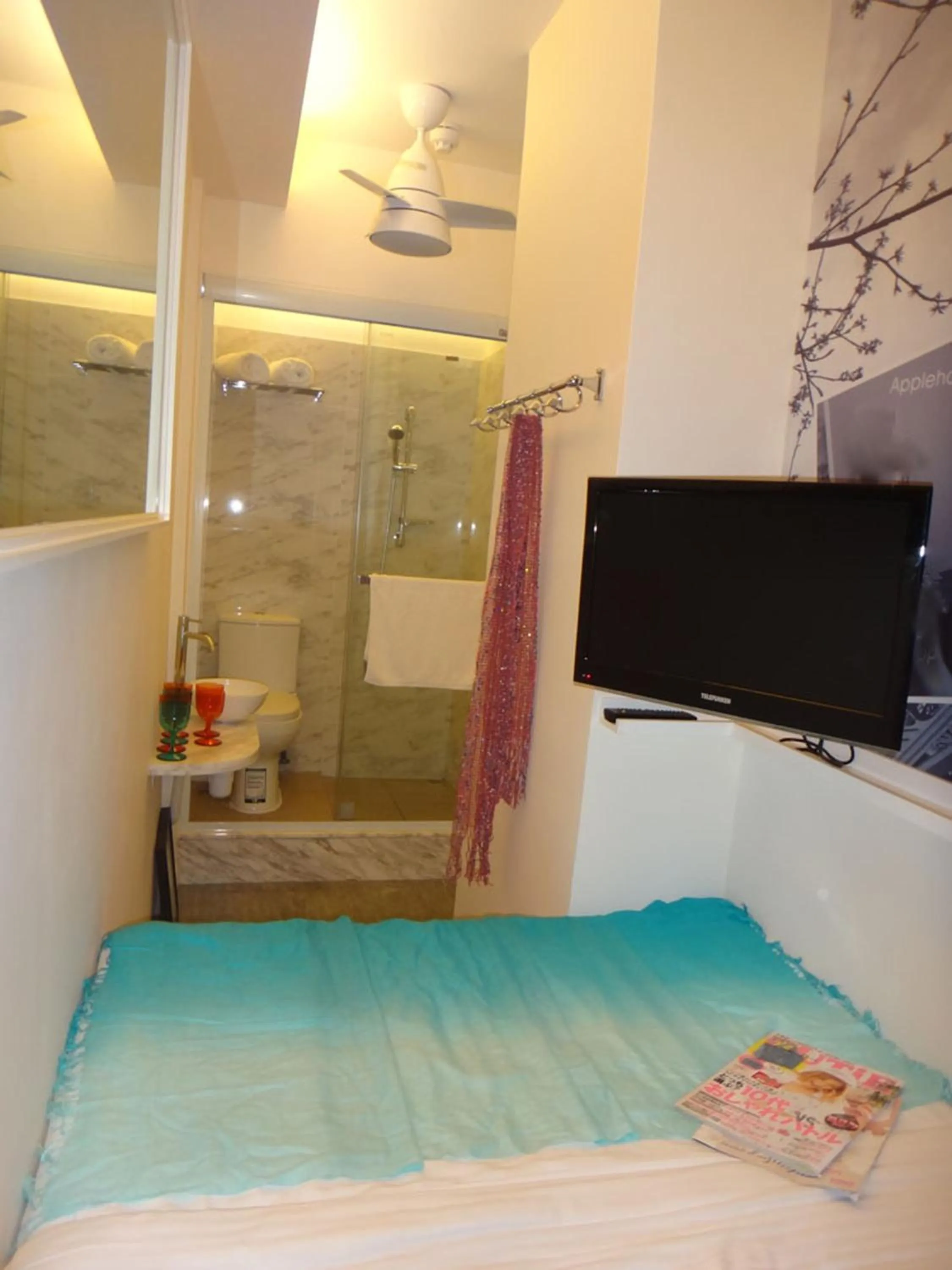 Bedroom in Apple lnn Causeway Bay