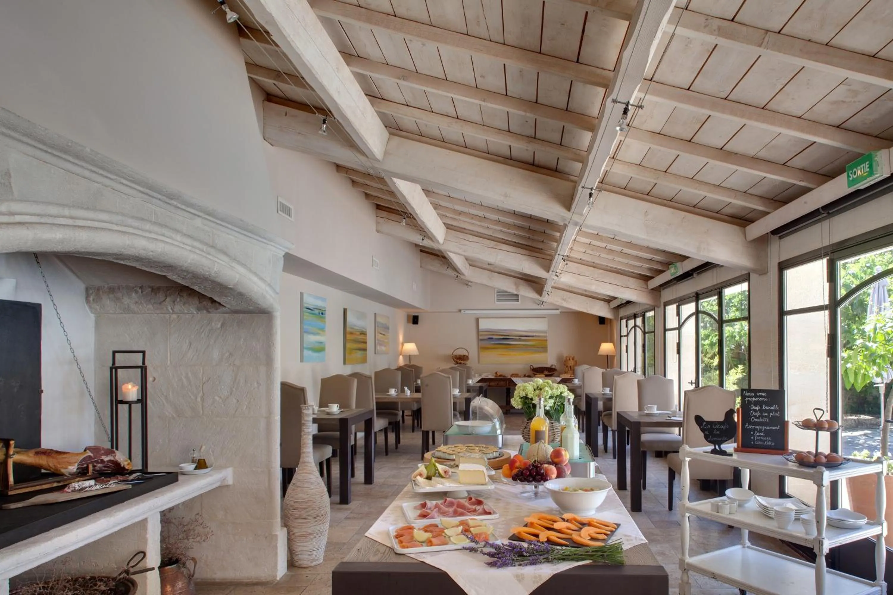 Buffet breakfast in Benvengudo