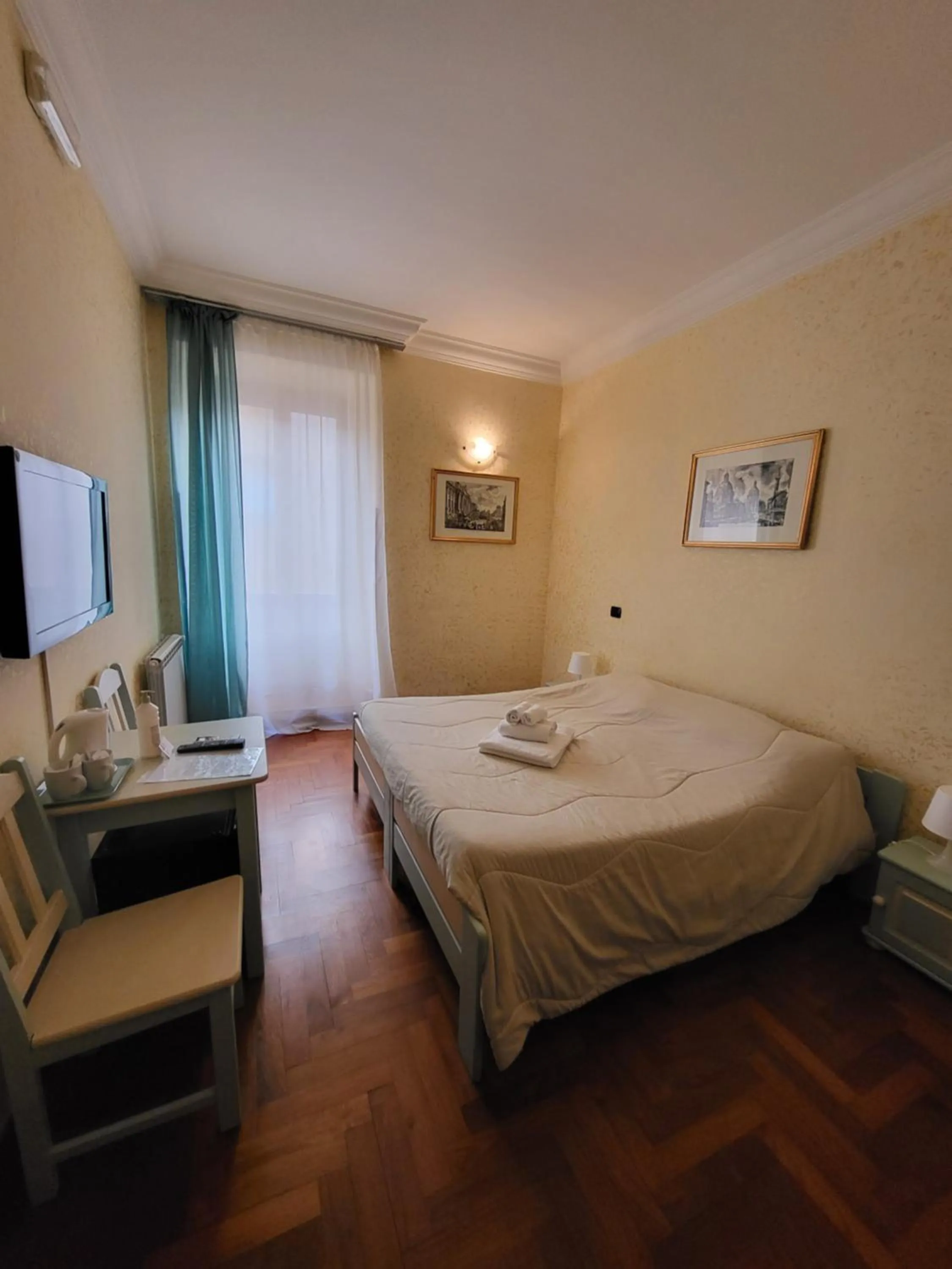 Bed in St. Peter's Rooms Rome