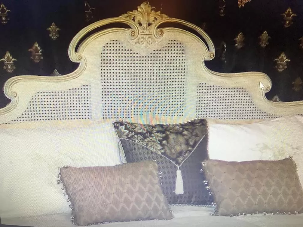 Bed in Shadowlawn Bed and Breakfast