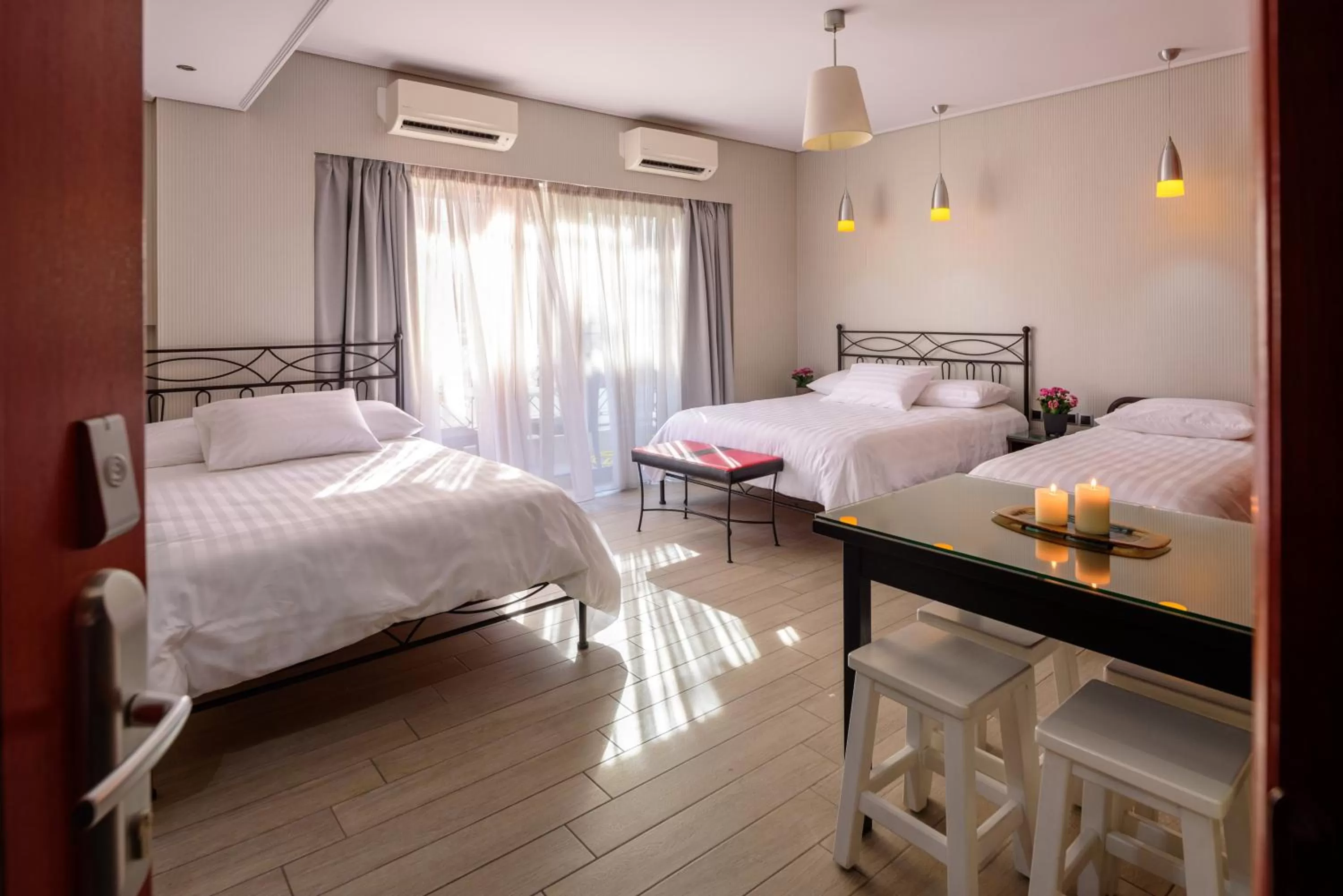 Dining area, Bed in Lume Athens