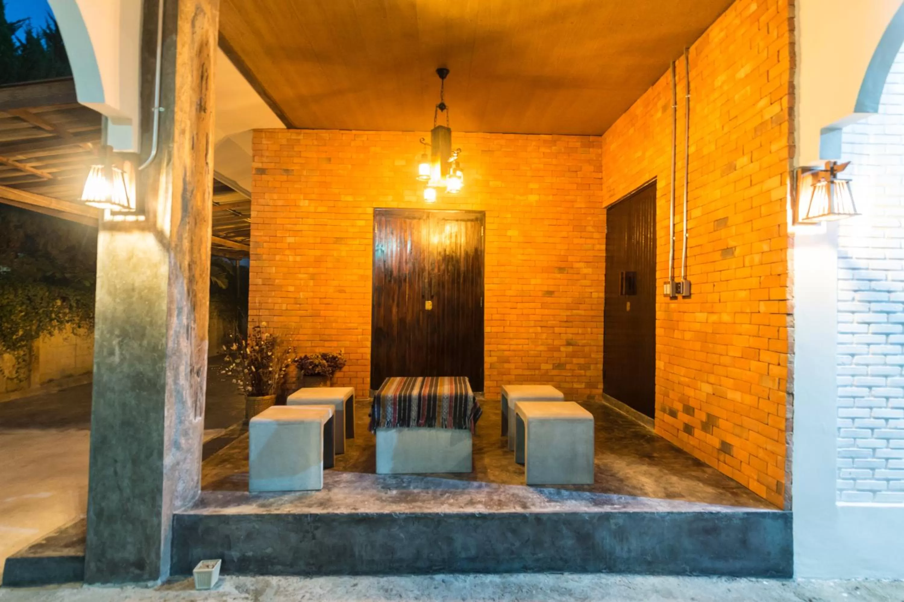 Facade/entrance in Huan Amphan