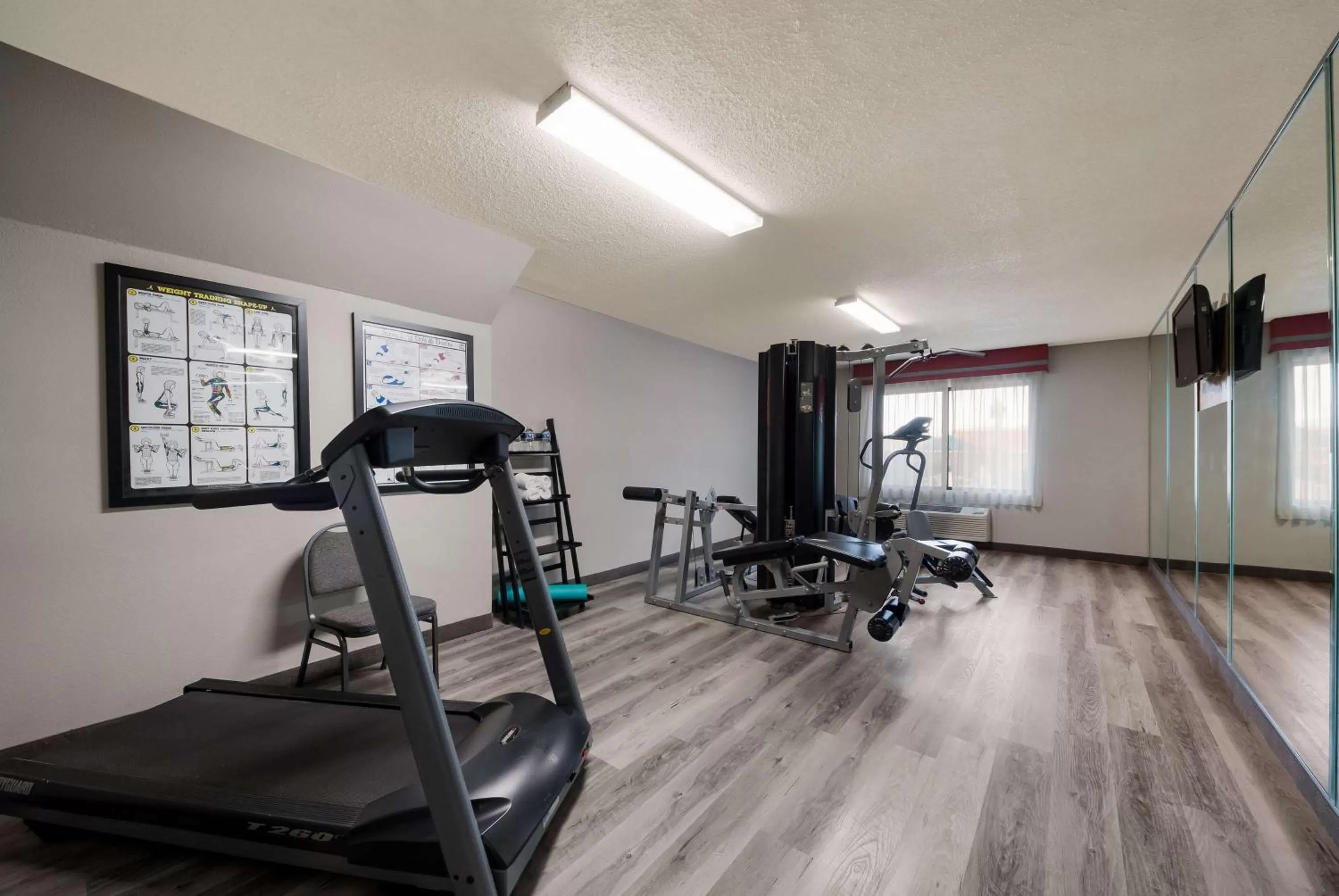 Fitness centre/facilities in SureStay Plus Hotel by Best Western San Antonio North