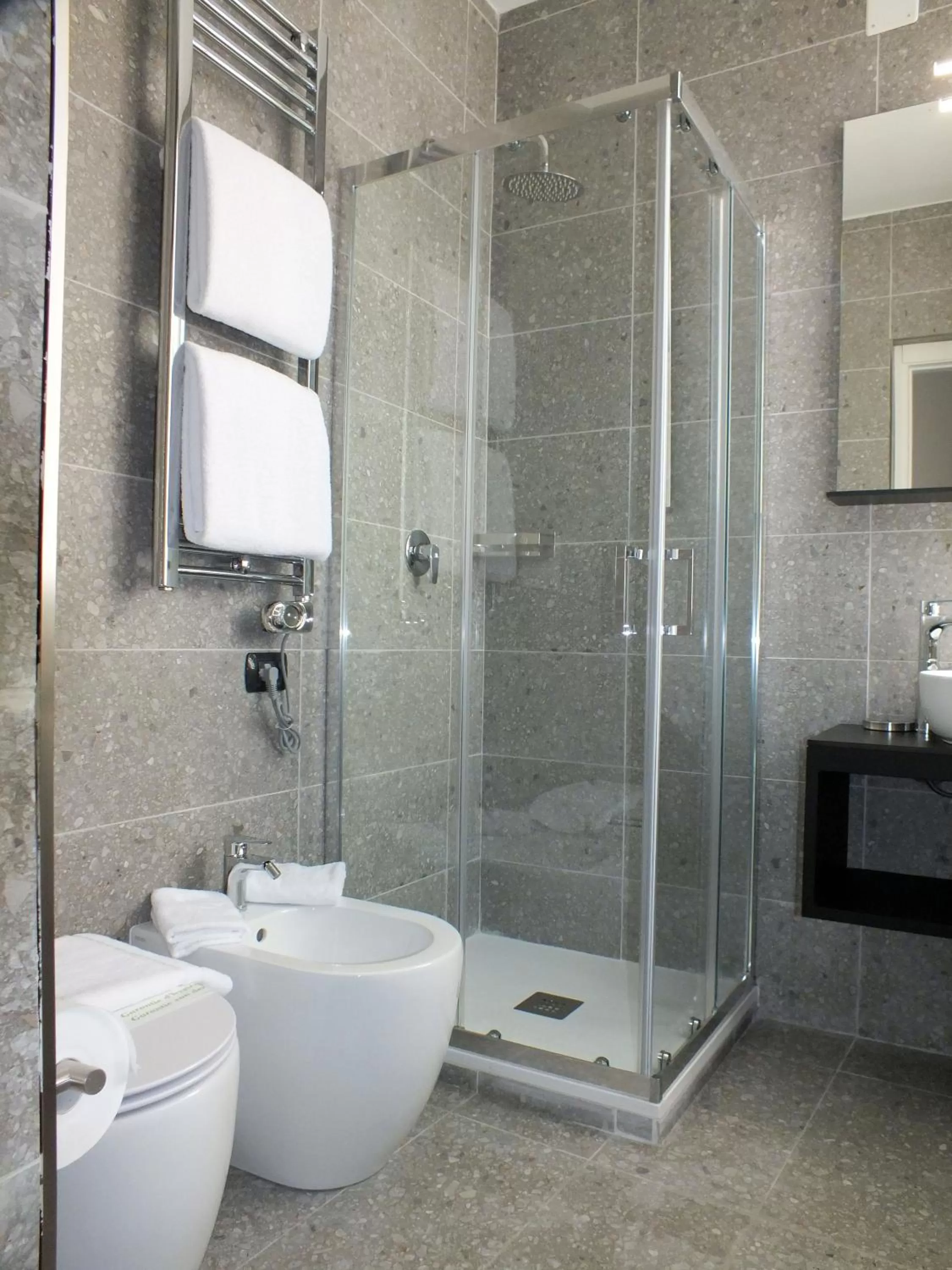 Shower in BB Hotels Smarthotel Derose