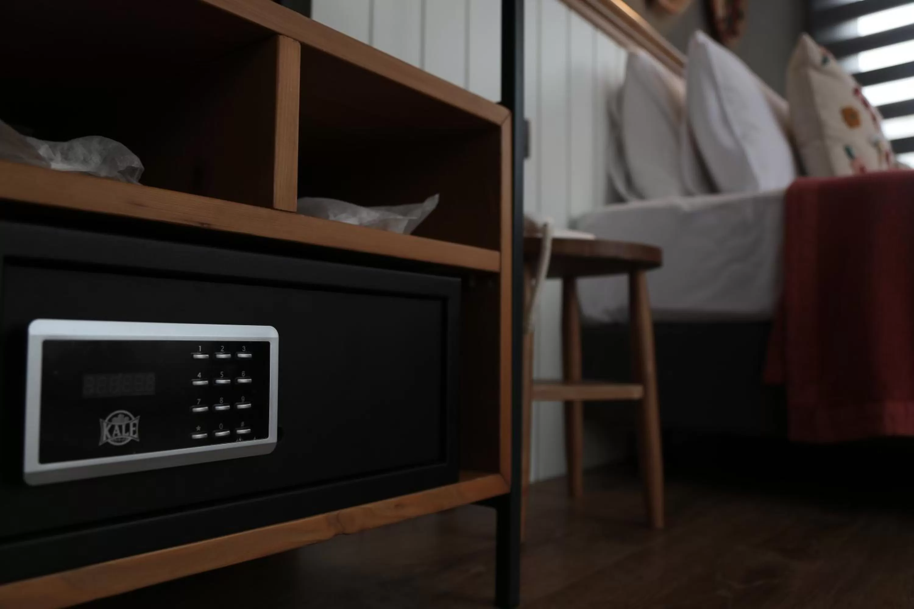 microwave, Bed in Istanbul Old City Colorful Houses Balat PETRION Hotel