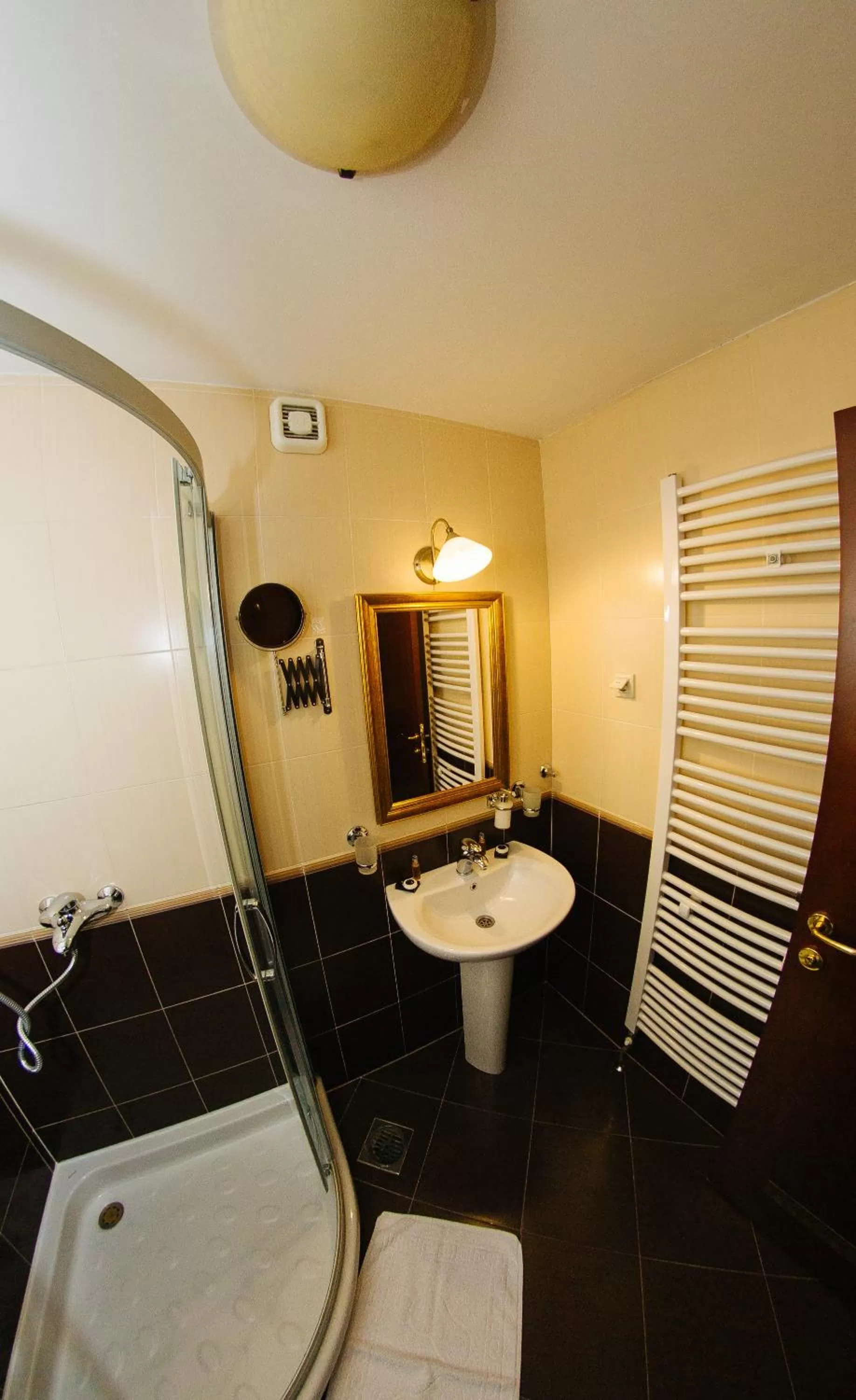 Bathroom in Garni Hotel Andric