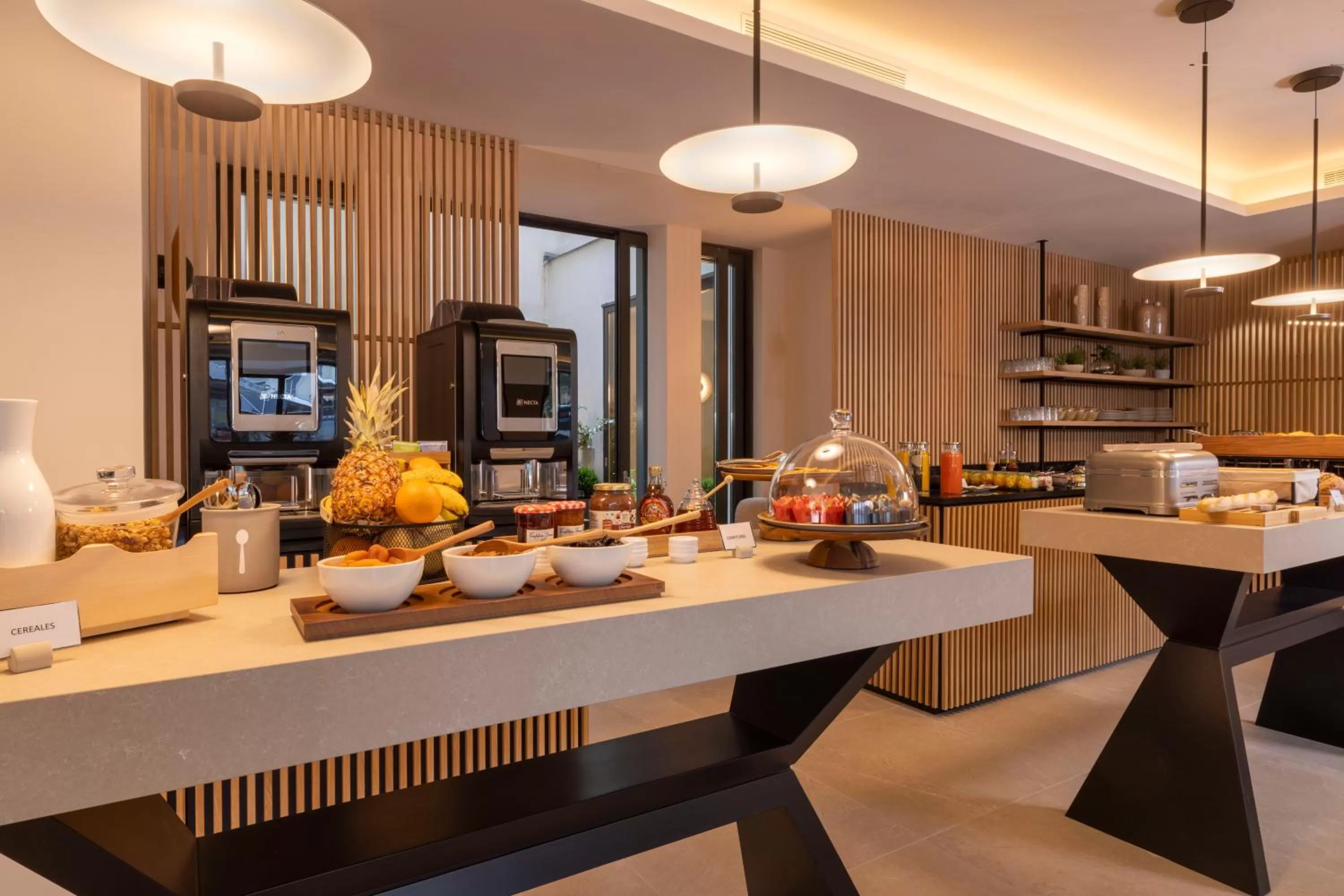 Food and drinks in Hôtel Esté