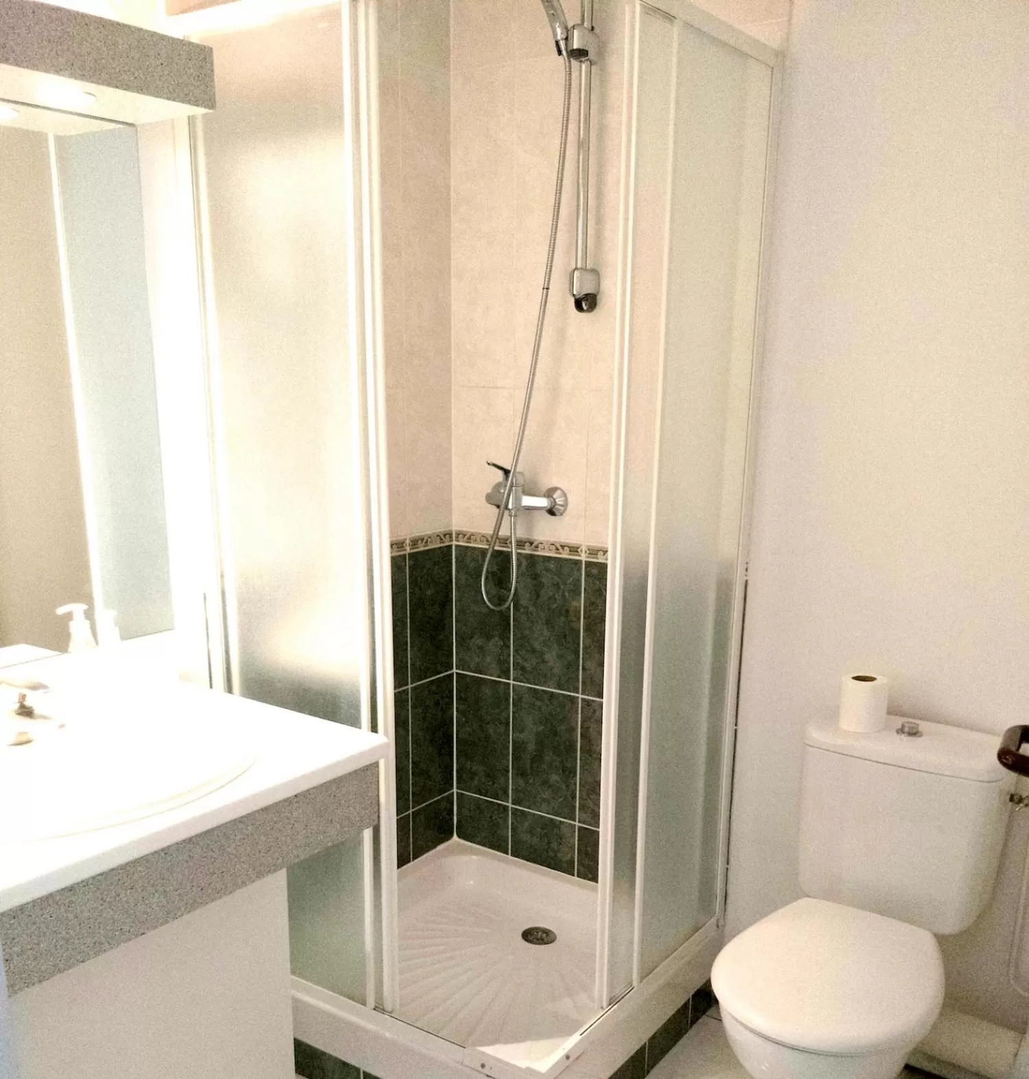 Shower in Hotel La Bosselle