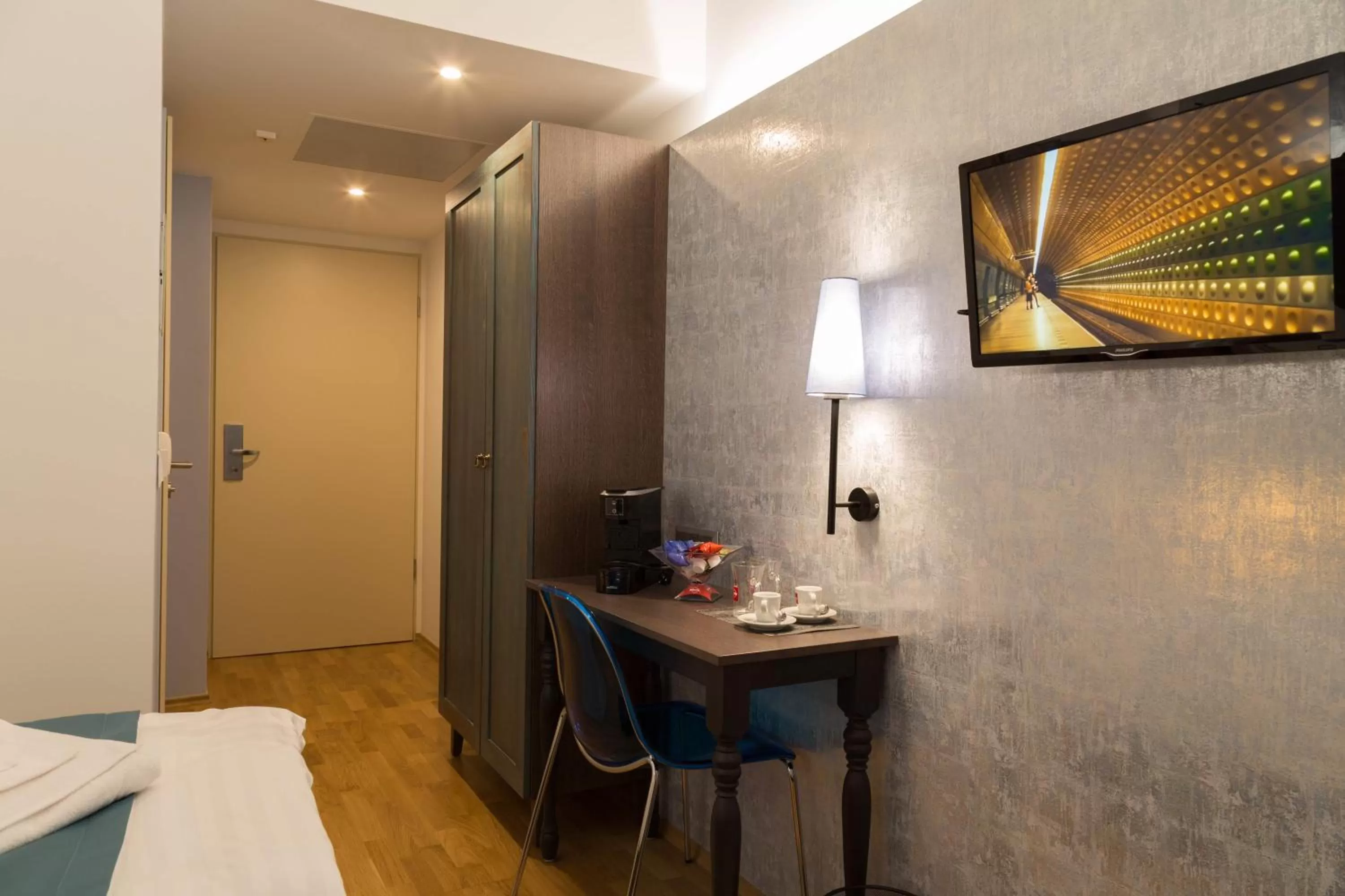 Coffee/tea facilities, Bed in Hotel Memories Budapest