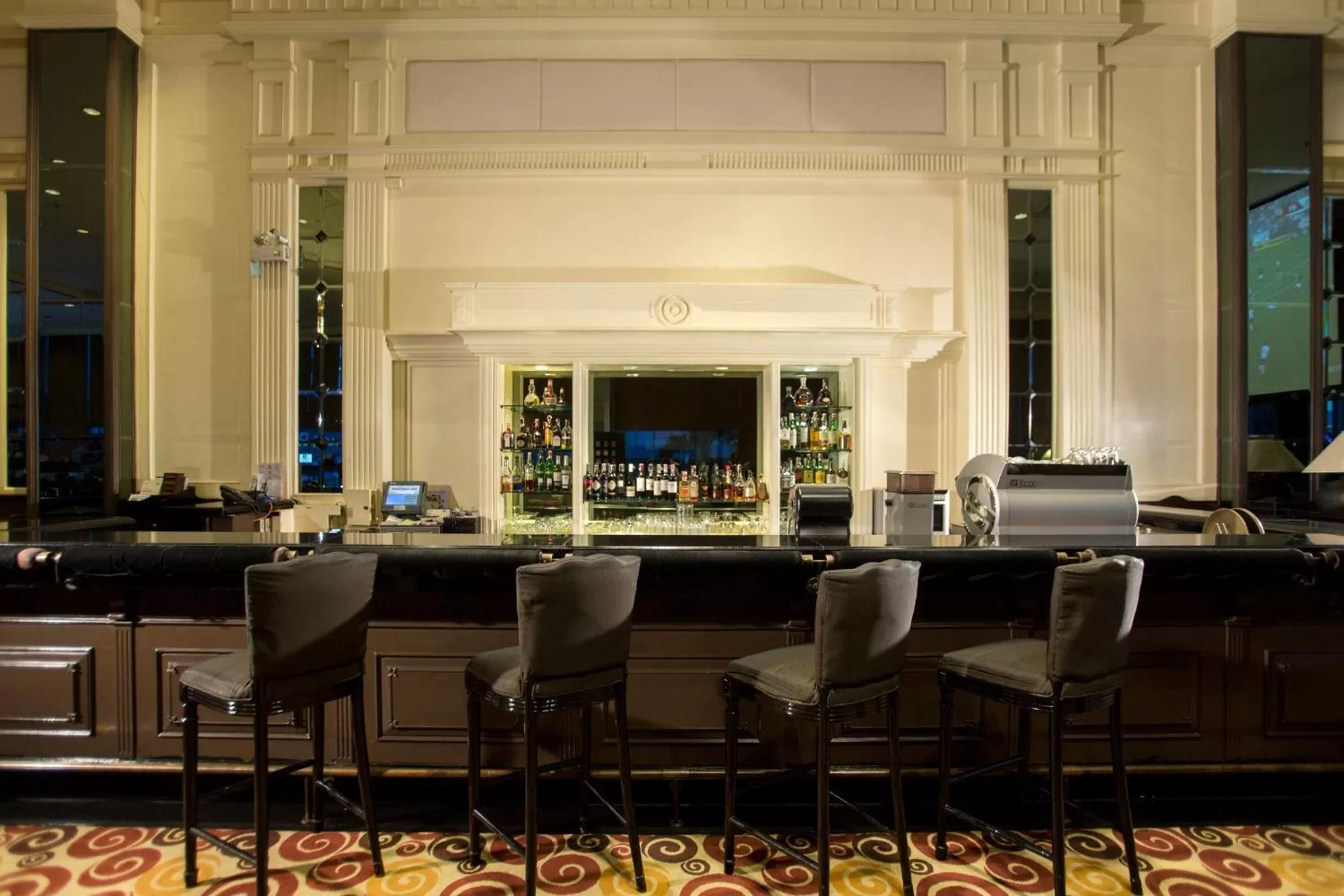 Restaurant/places to eat in Centara Riverside Hotel Chiang Mai