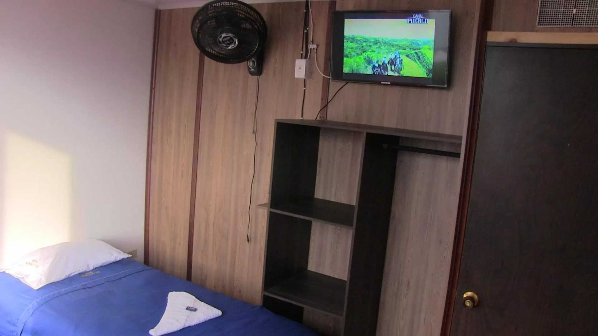 TV/Entertainment Center in Hotel Mónaco de Fusa