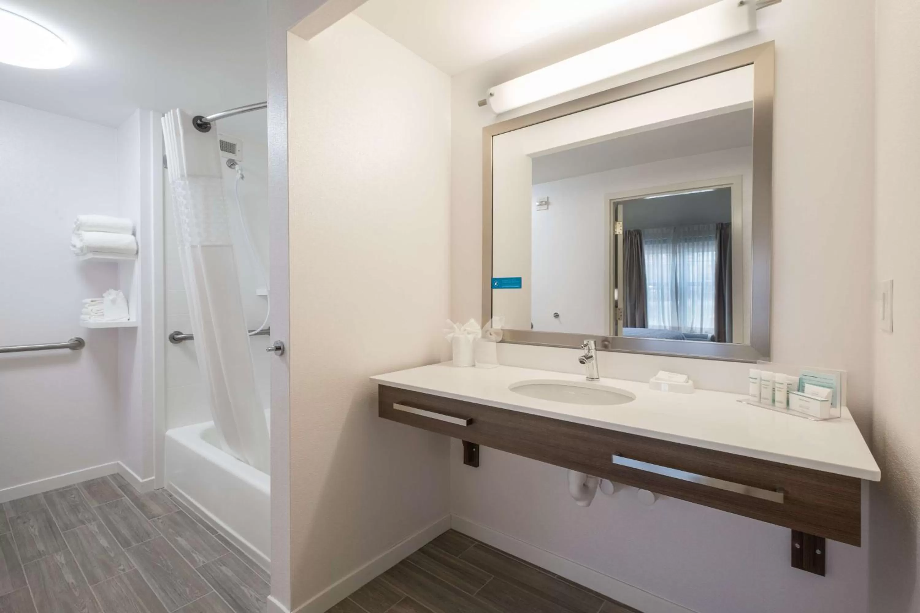 Bathroom in Hampton Inn Waterville