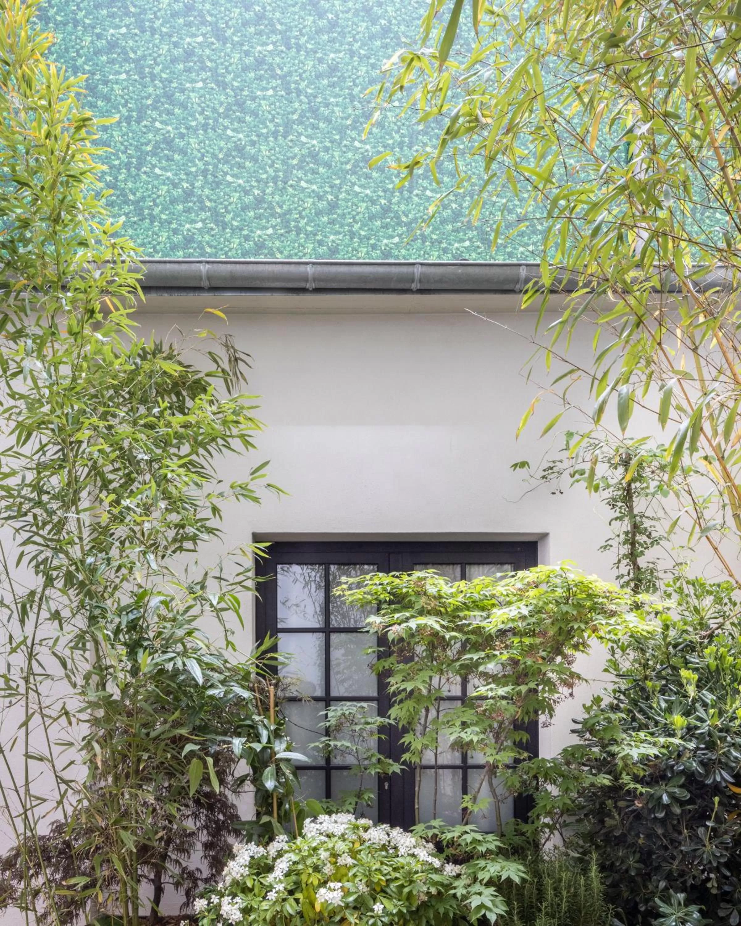 Property building in Hôtel Parisianer