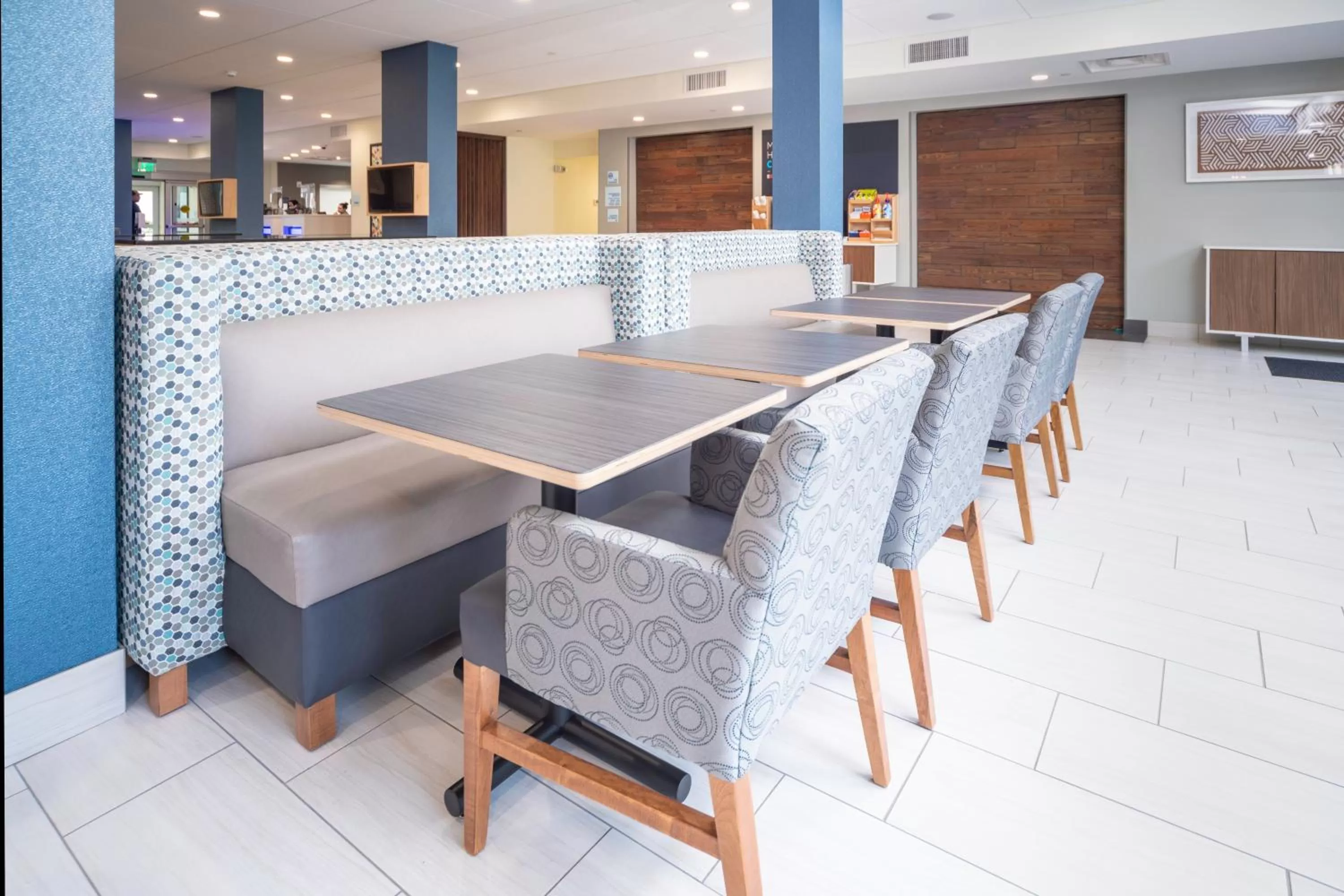 Restaurant/places to eat in Holiday Inn Express - Brevard by IHG