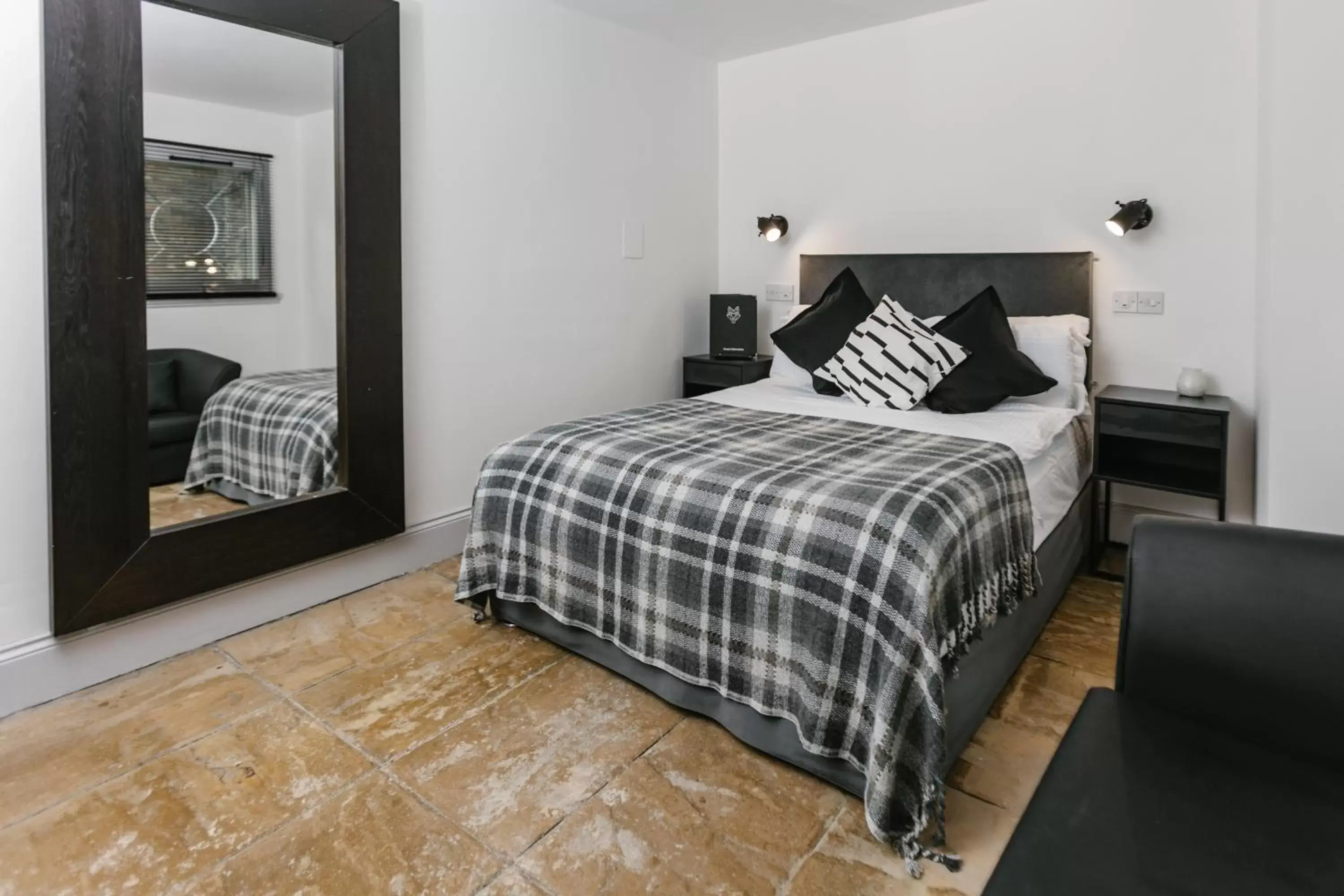 Double Room with Shower in Siberia Bar & Hotel Double Room with Shower in Siberia Bar & Hotel