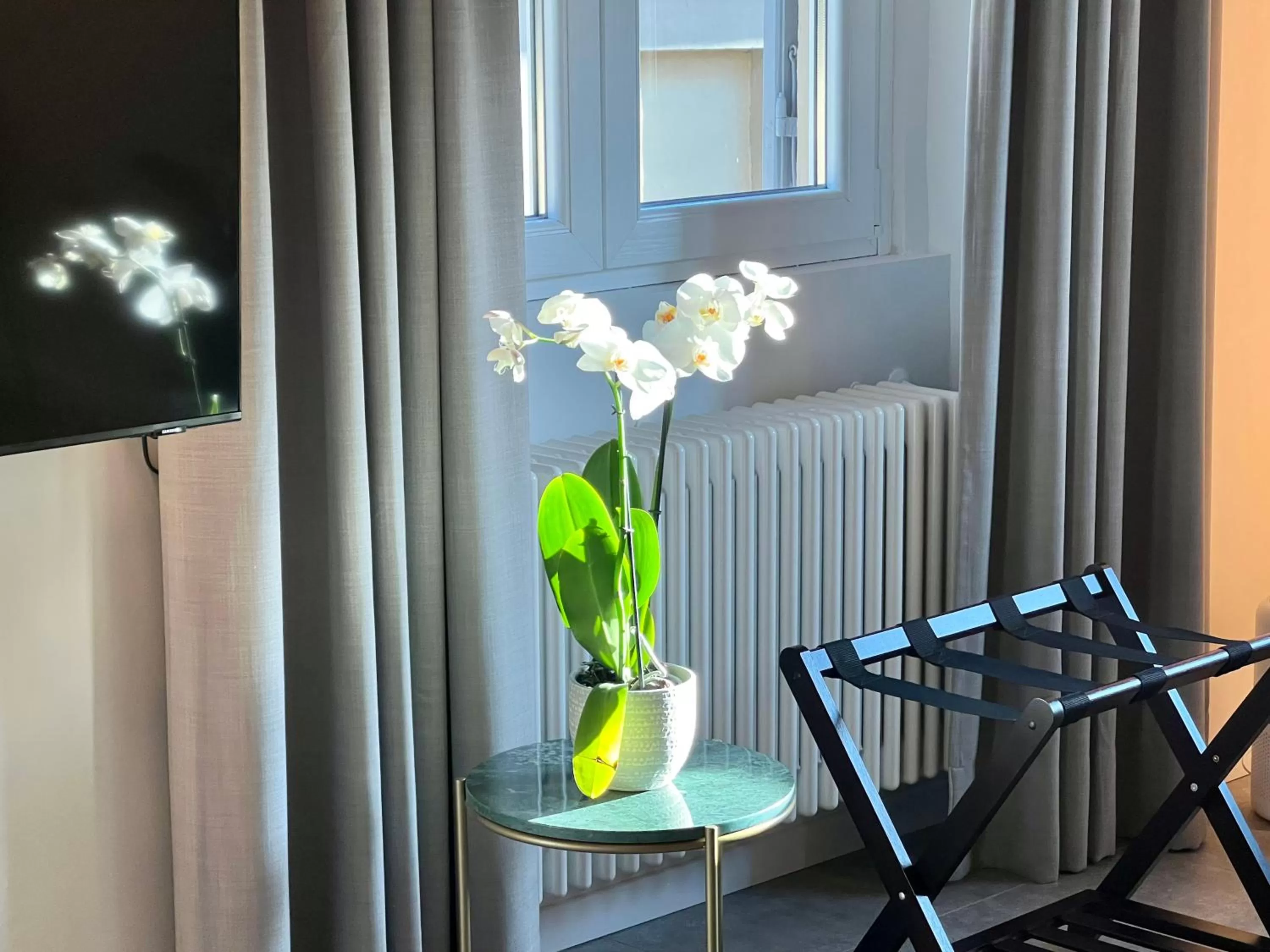 Living room, TV/Entertainment Center in Dimora Le Torri - Boutique Luxury Suites in Florence Historic Centre - Adults Only