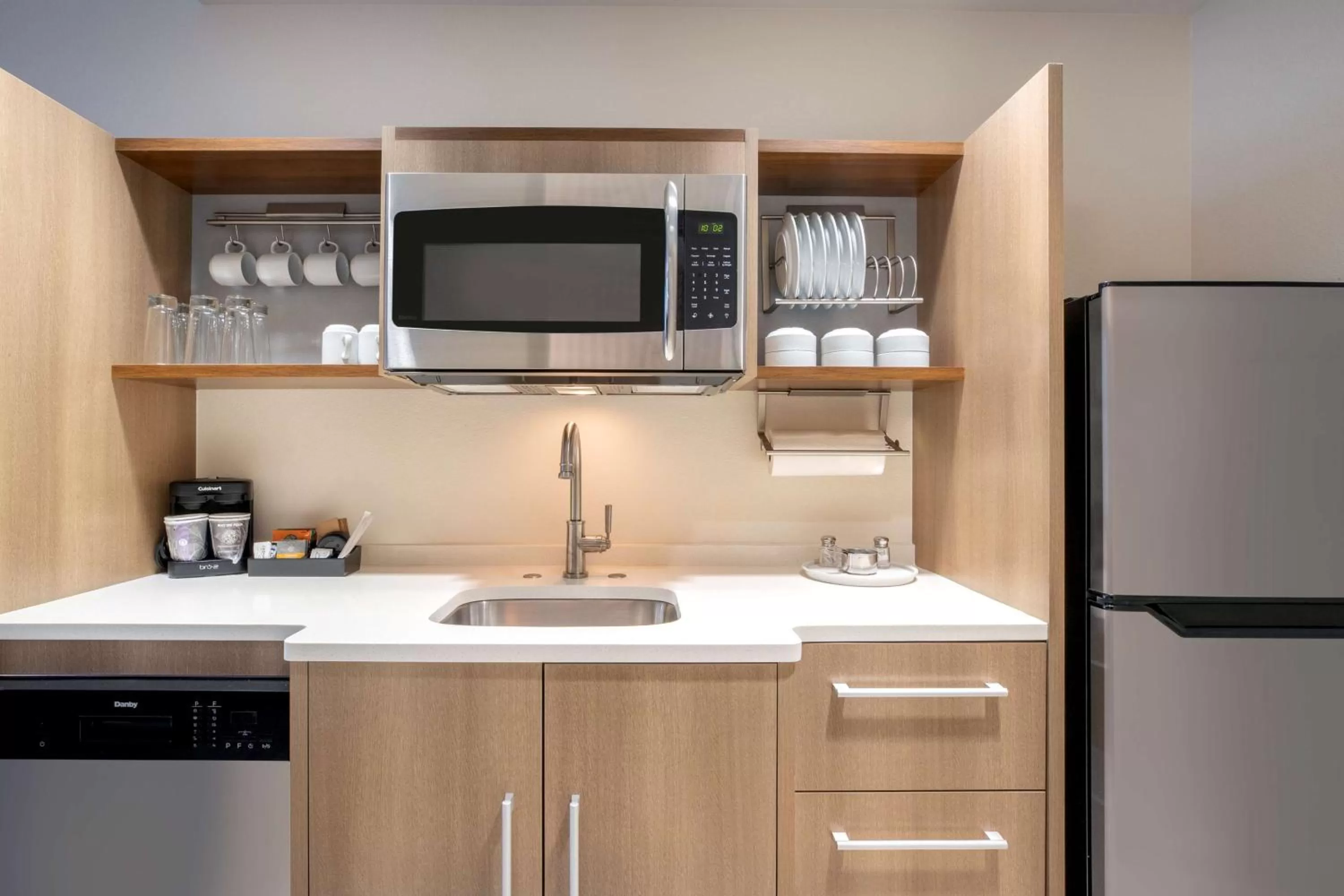 Kitchen or kitchenette in Home2 Suites By Hilton Phoenix Avondale, Az