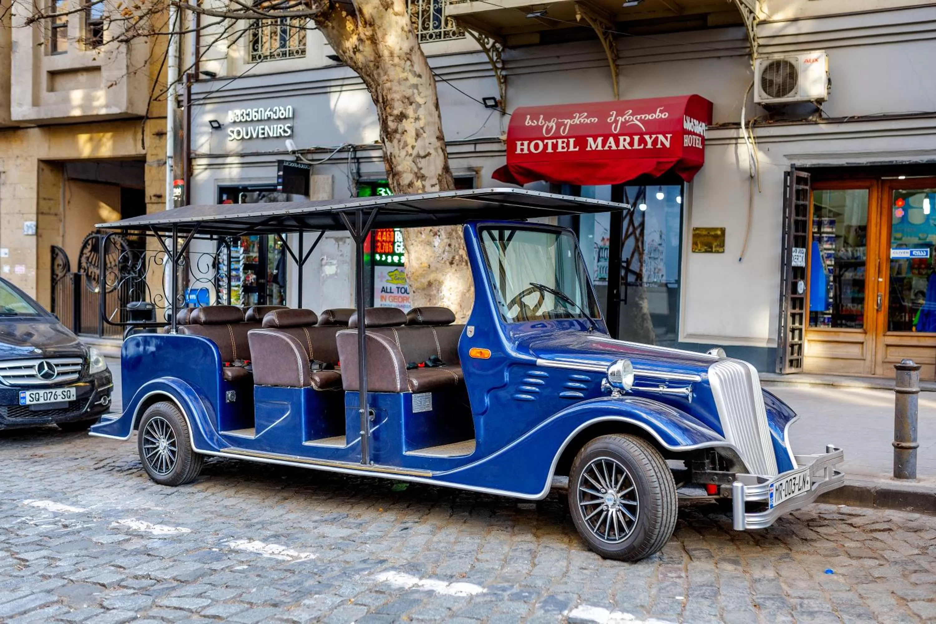 Facade/entrance in Hotel Marlyn