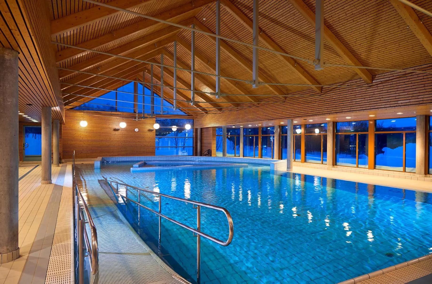 Hot Tub, Swimming Pool in Unicare Røros Gjesteovernatting