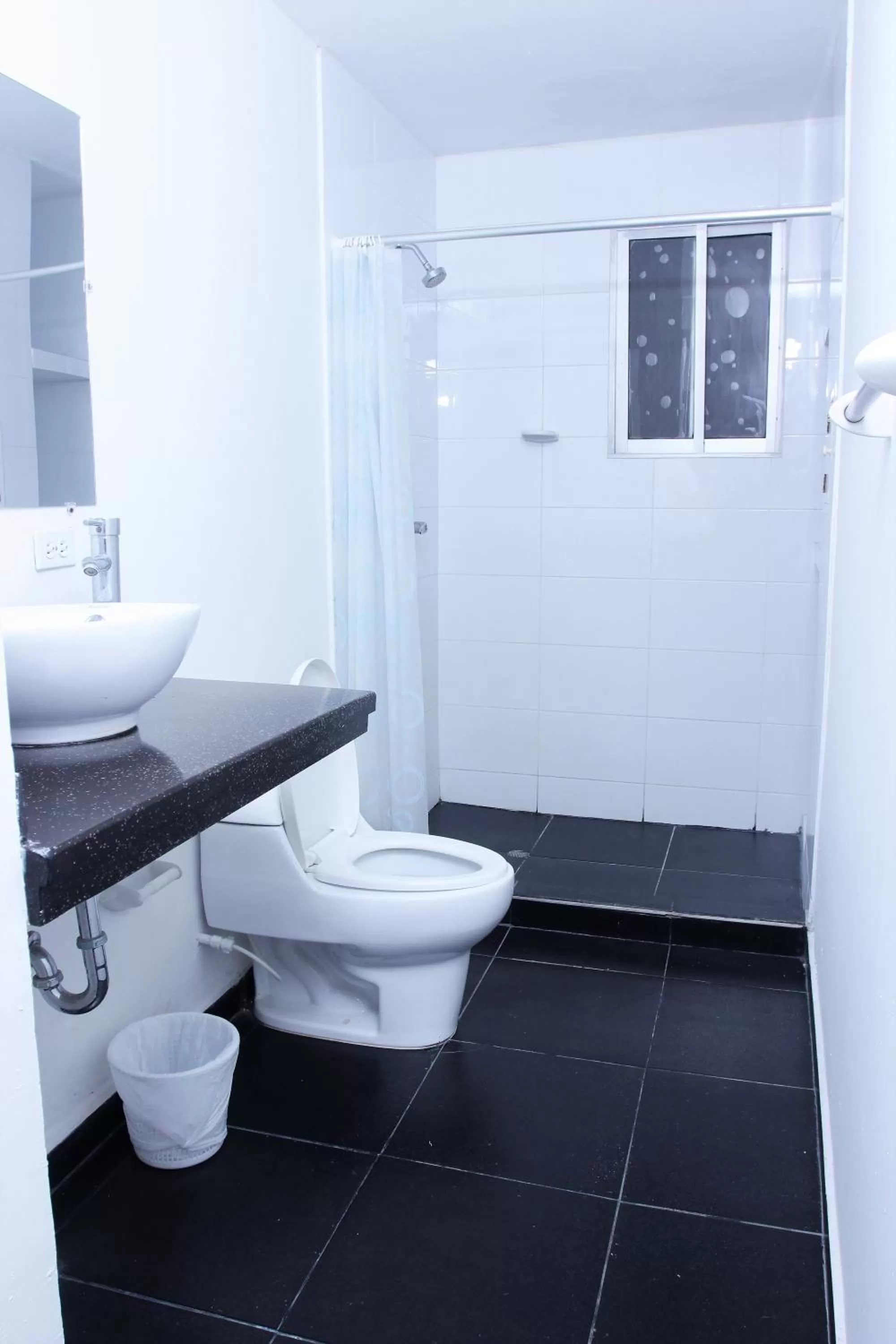 Shower, Bathroom in Eslait Hotel & Apartamentos