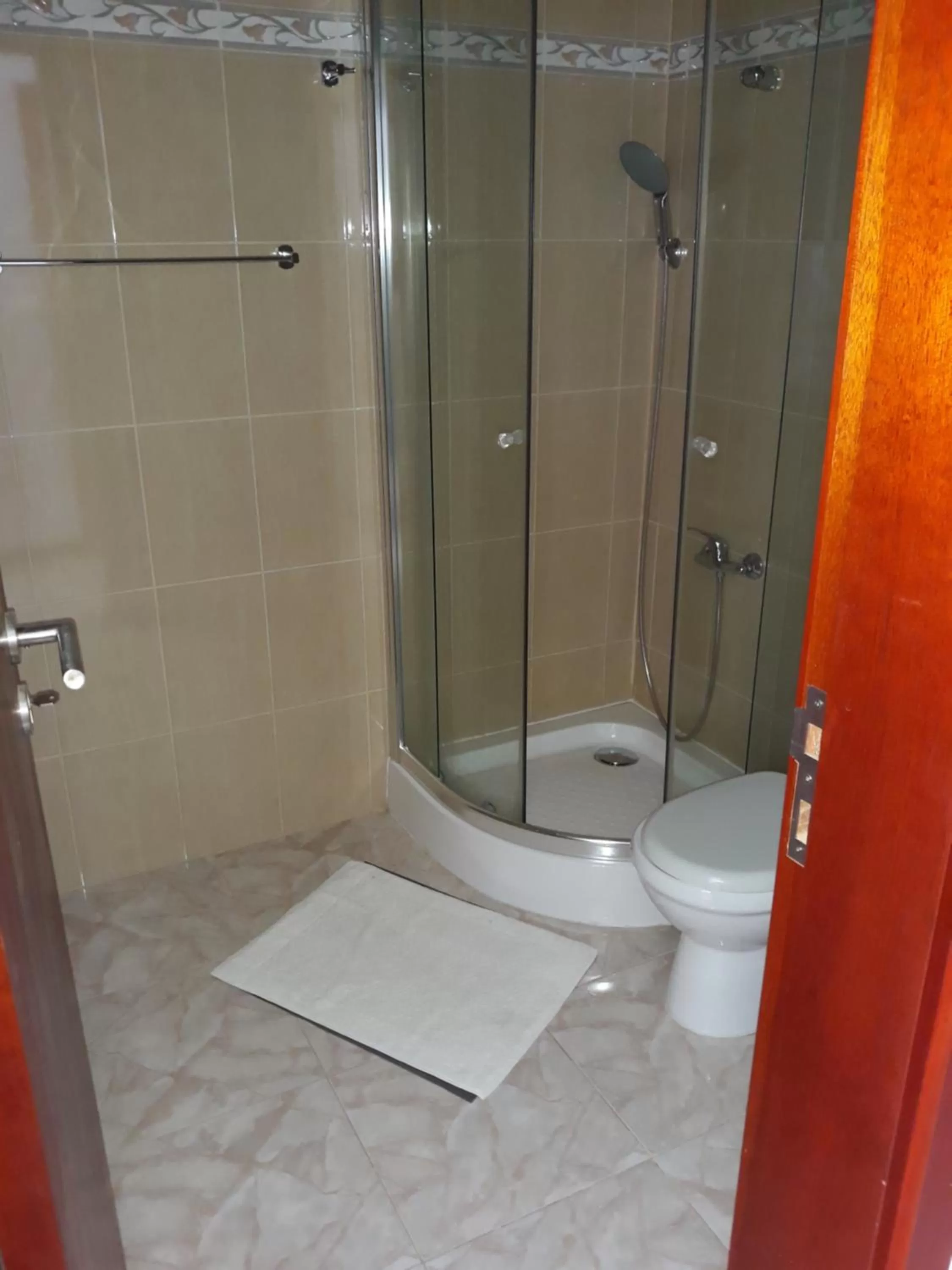 Shower, Bathroom in Yria Residencial