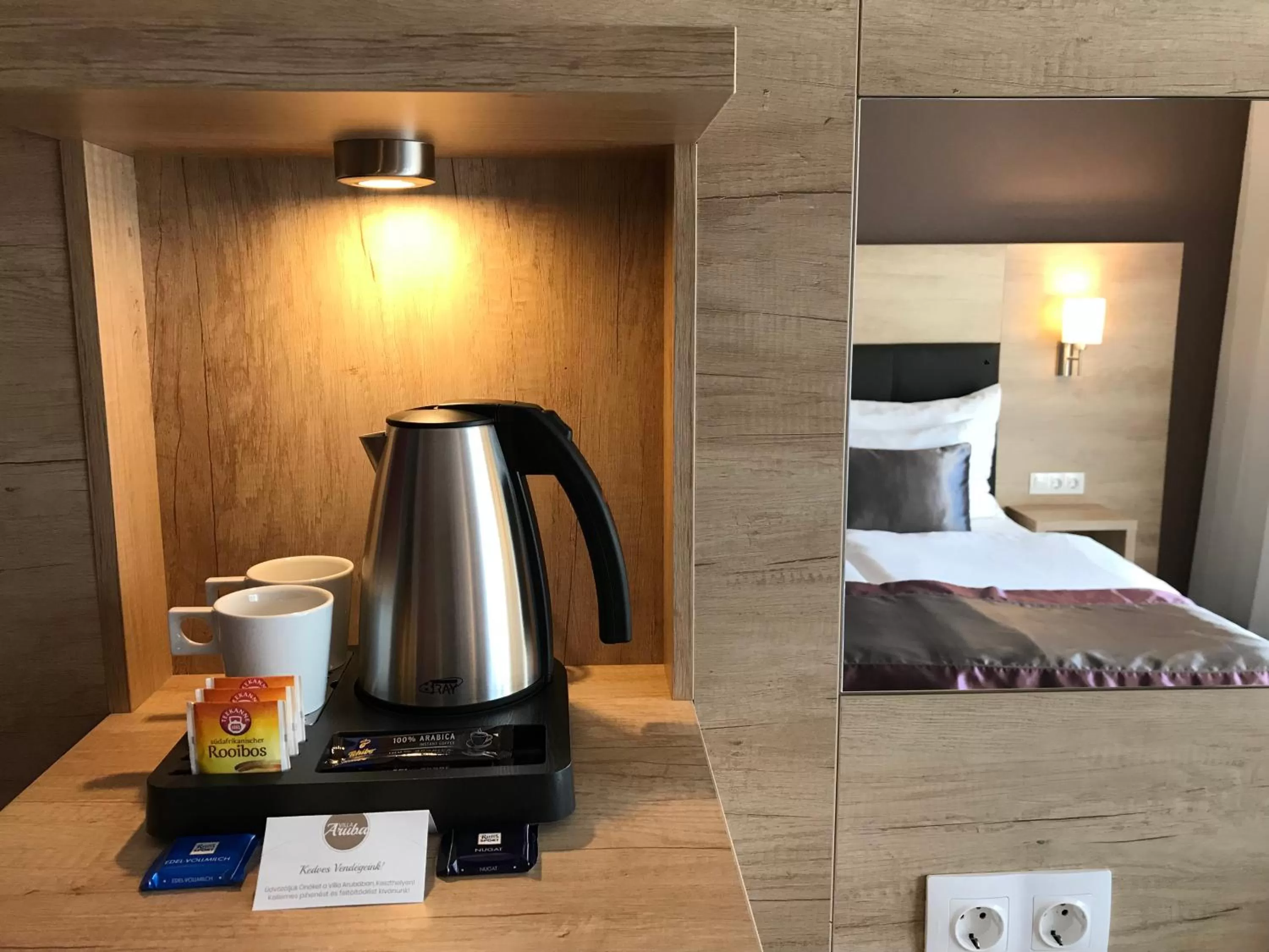 Coffee/tea facilities, Bed in Villa Aruba & Private SPA Suites