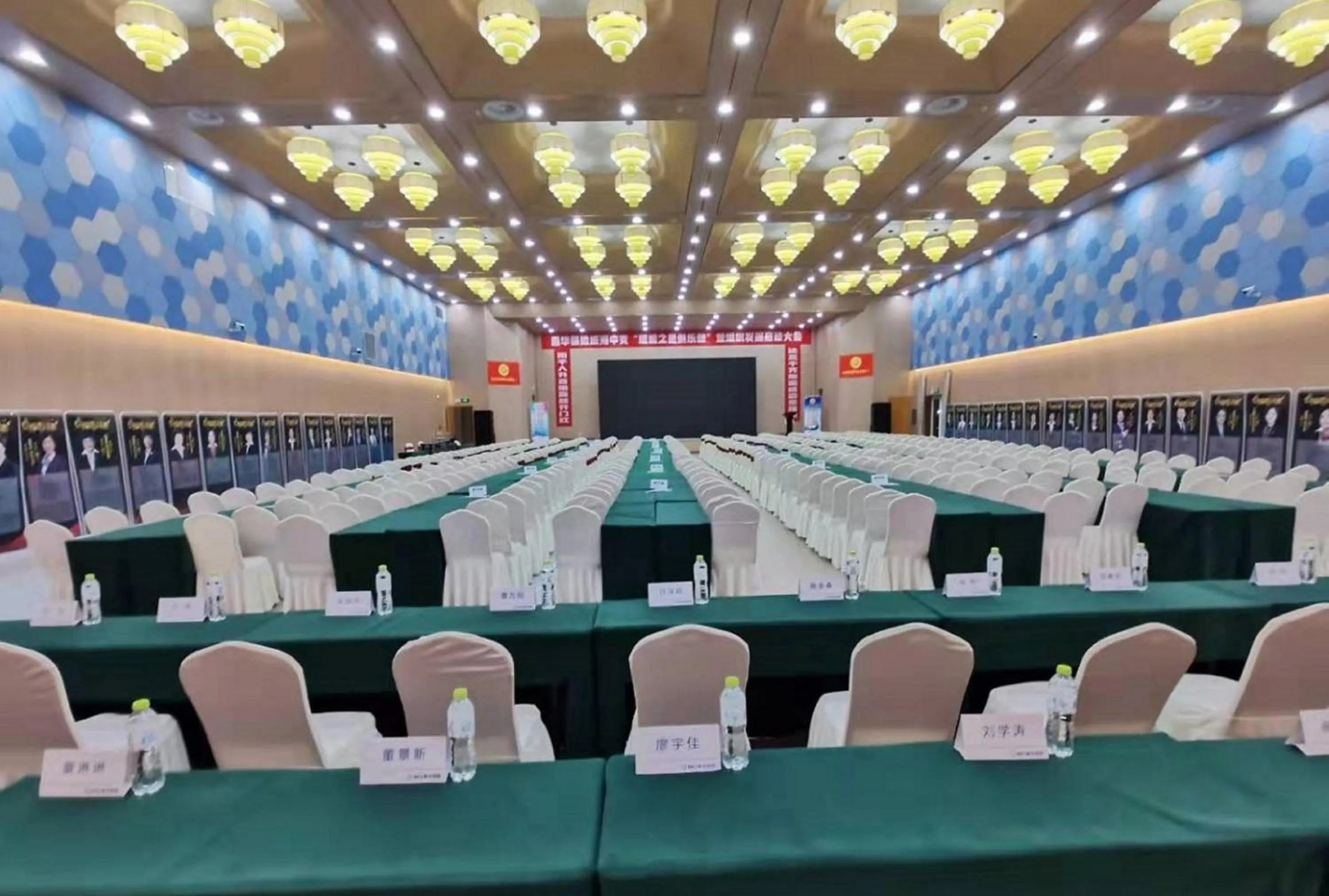 Meeting/conference room in Holiday Inn Express Weihai Hi-Tech Zone by IHG