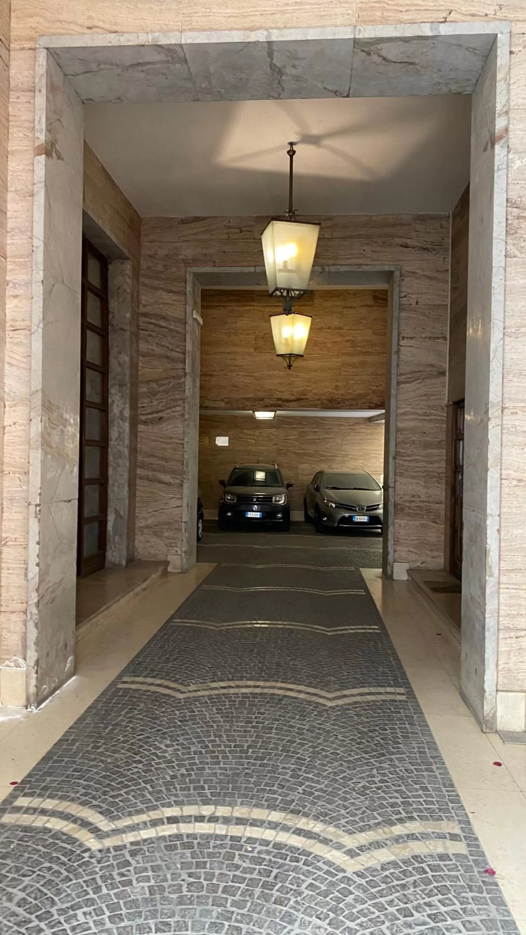 Property building in Hall inn B&B in Center