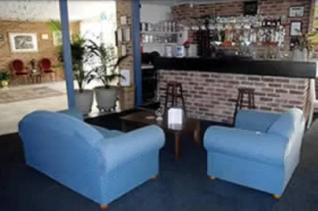 Lounge or bar in Lake Haven Motor Inn