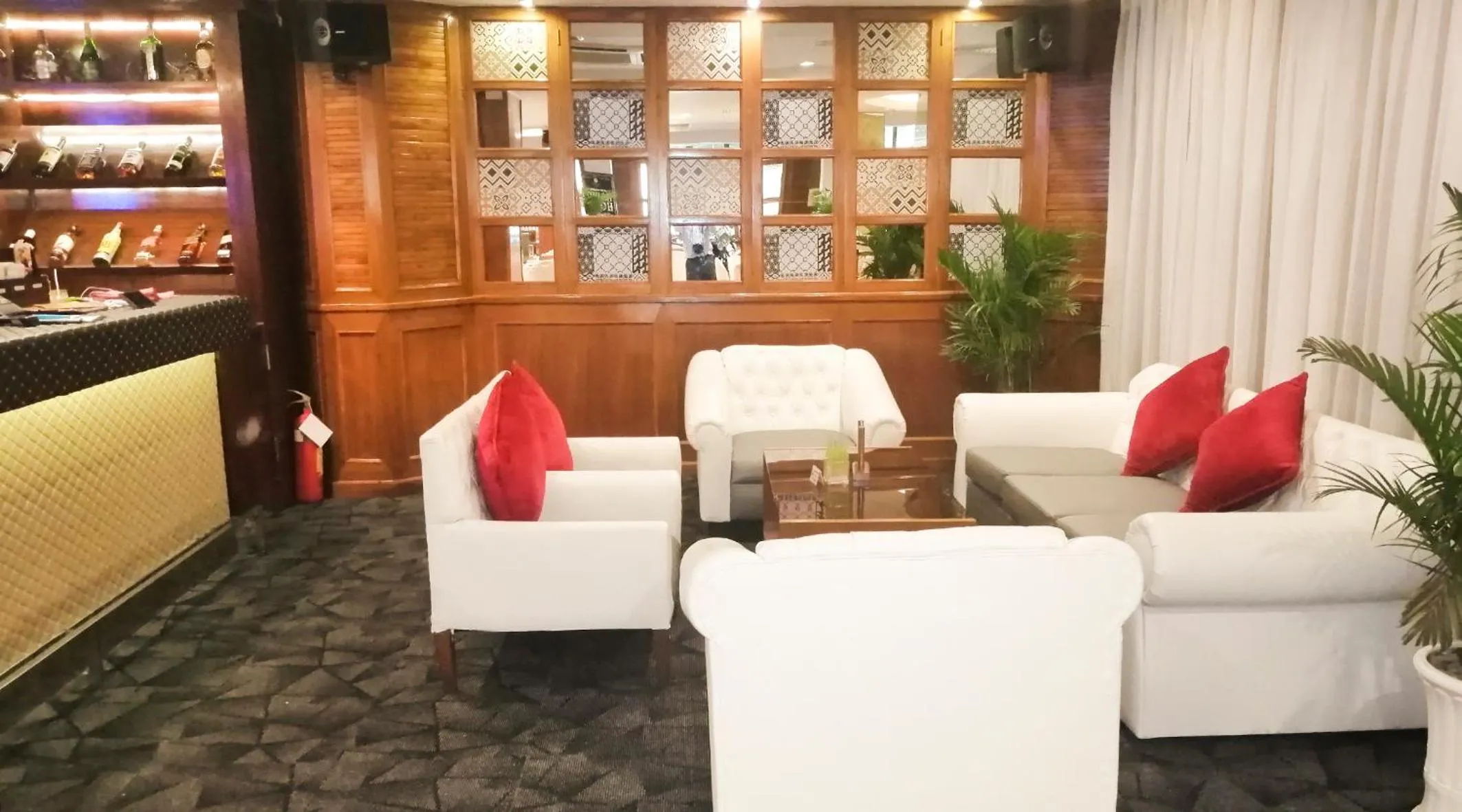 Lounge or bar in Ramana Saigon Hotel