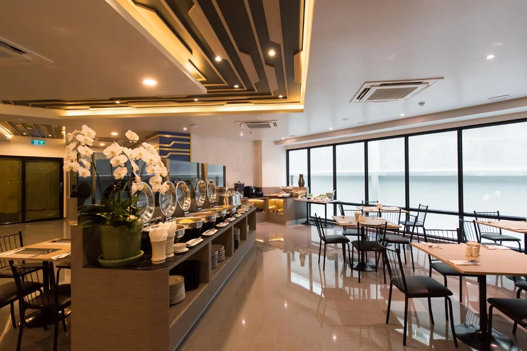 Restaurant/places to eat in Tarawish Hotel