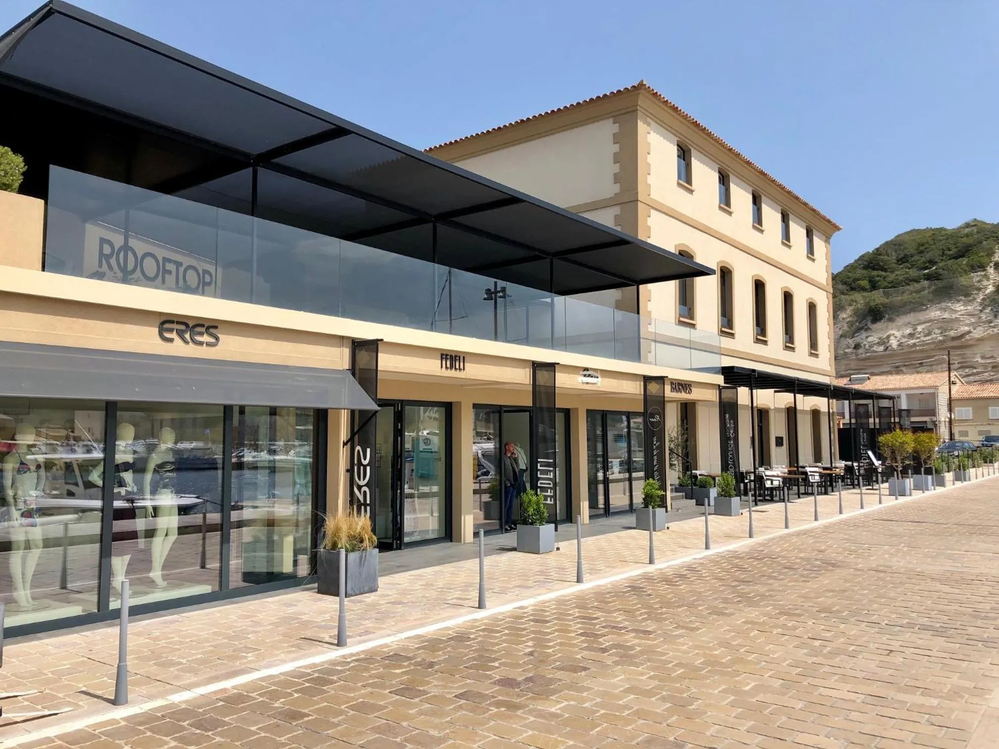 On-site shops in Hotel Centre Nautique