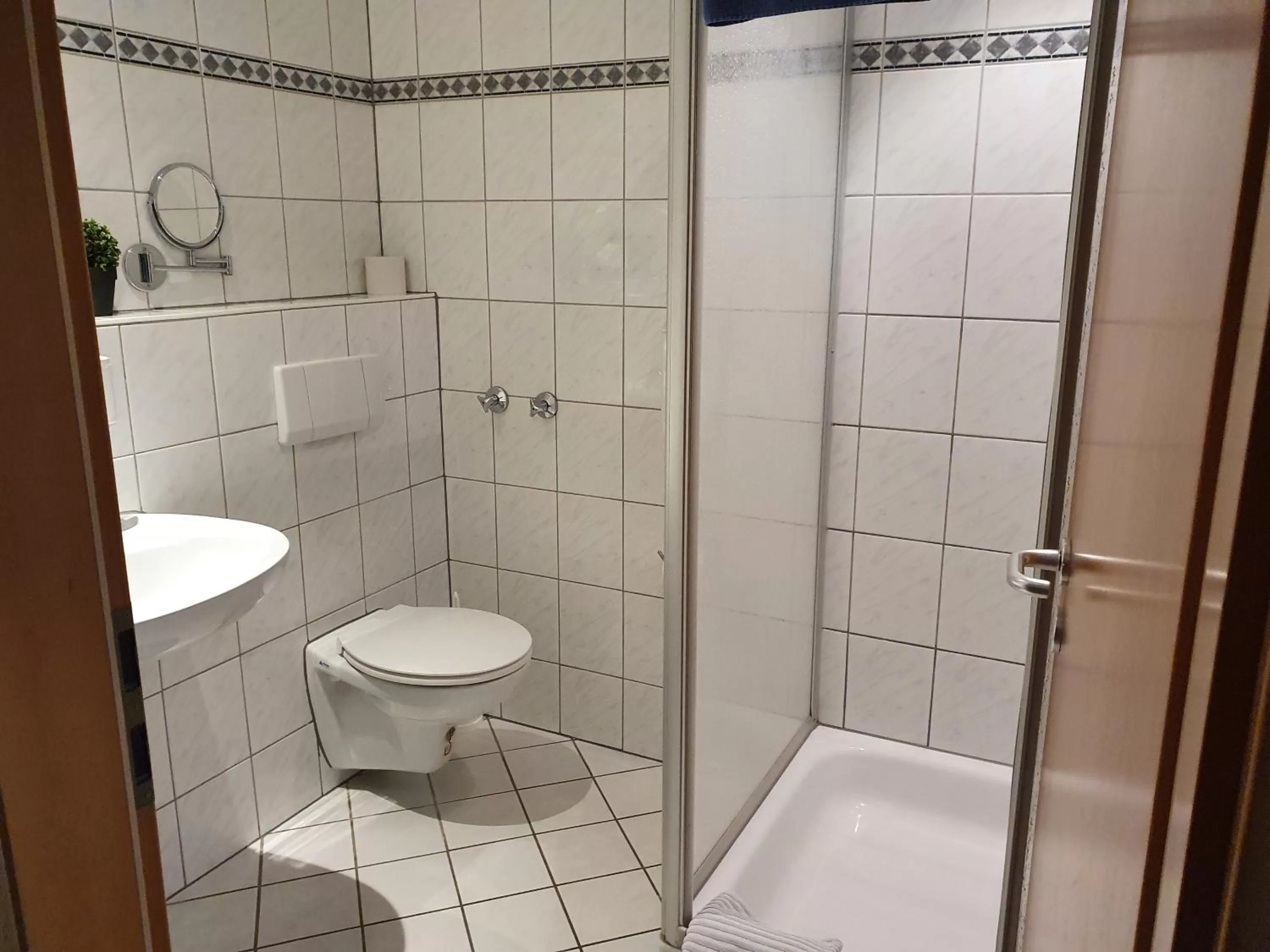 Bathroom in Olympia Hotel & Restaurant