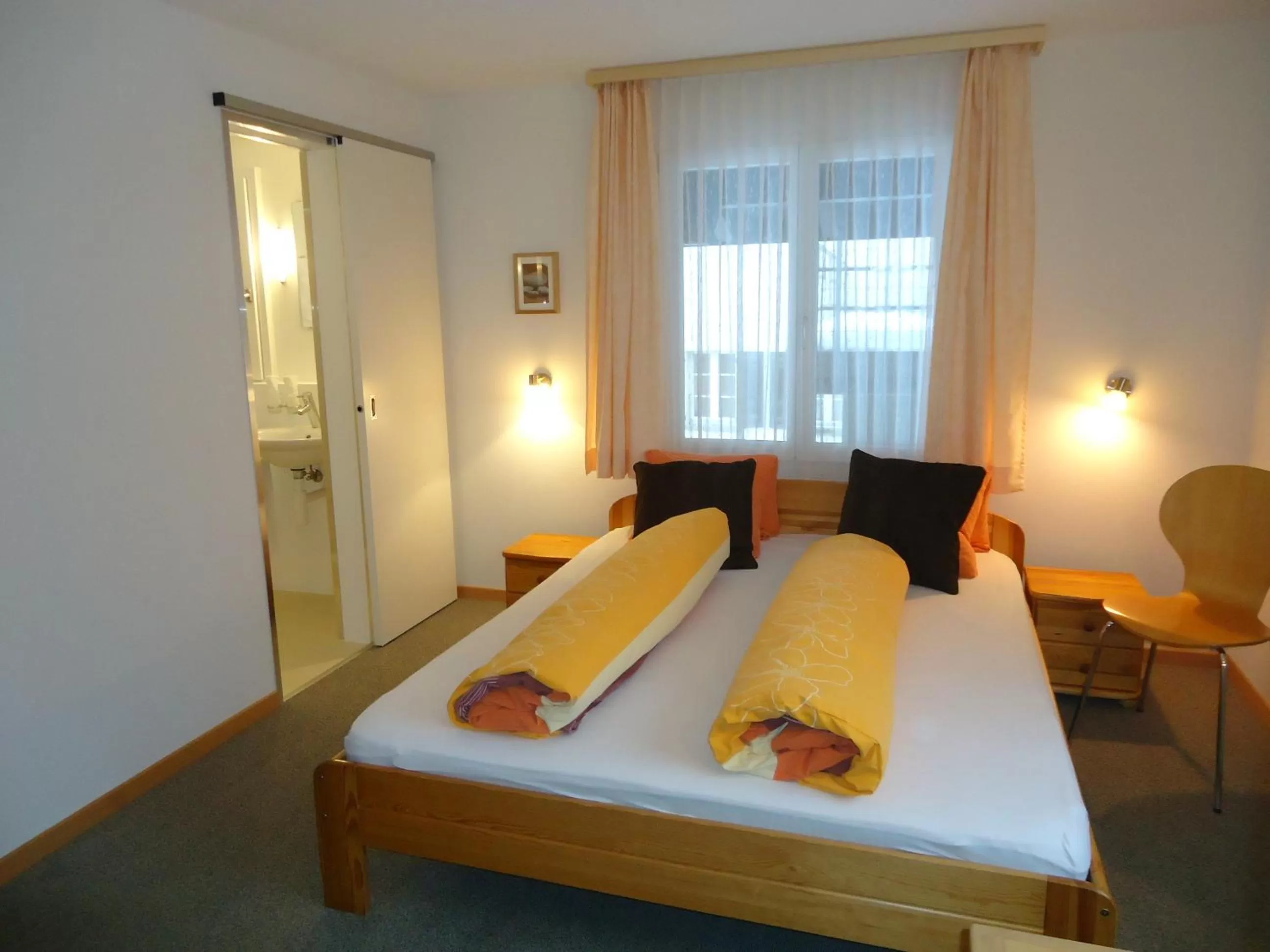 Photo of the whole room, Bed in Hotel Tschuggen