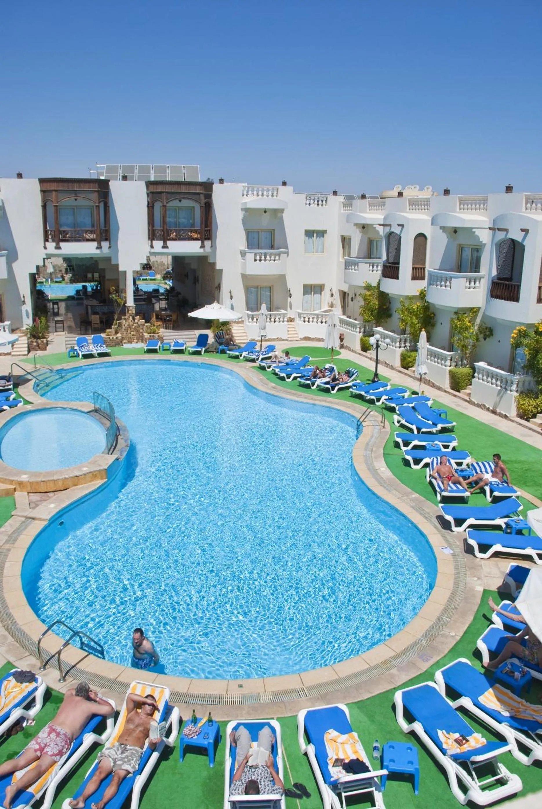 Swimming pool in Oriental Rivoli Hotel & Spa