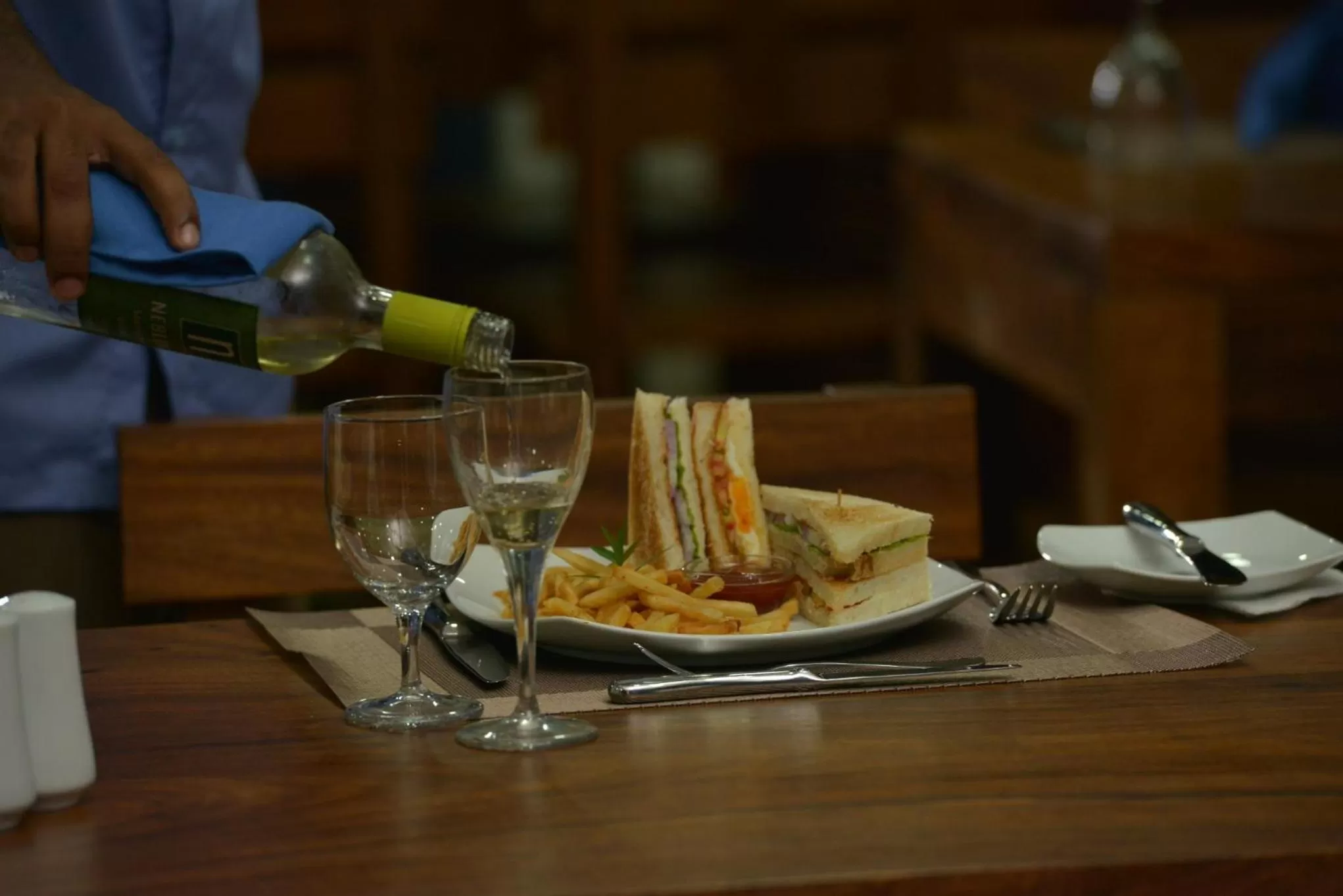 Food and drinks in Athena Lake by Seedevi