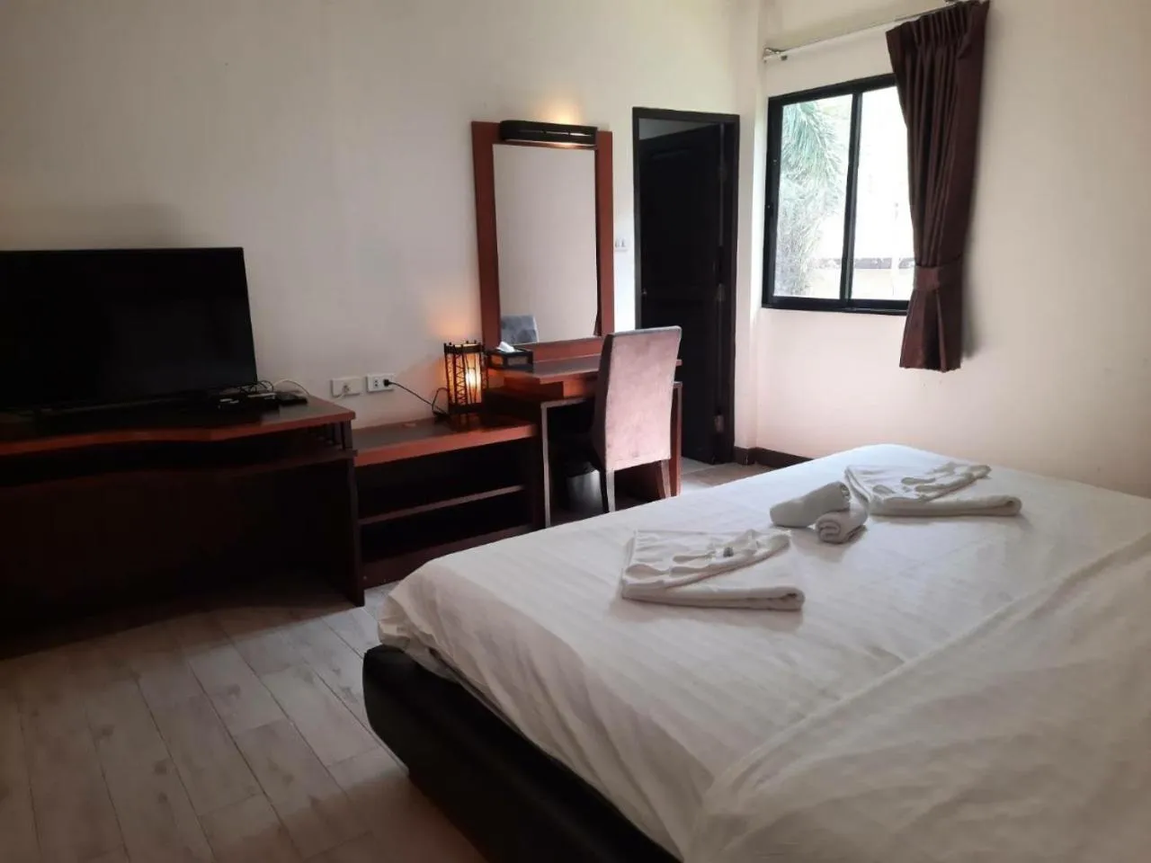 TV and multimedia, Bed in Chawalun Resort