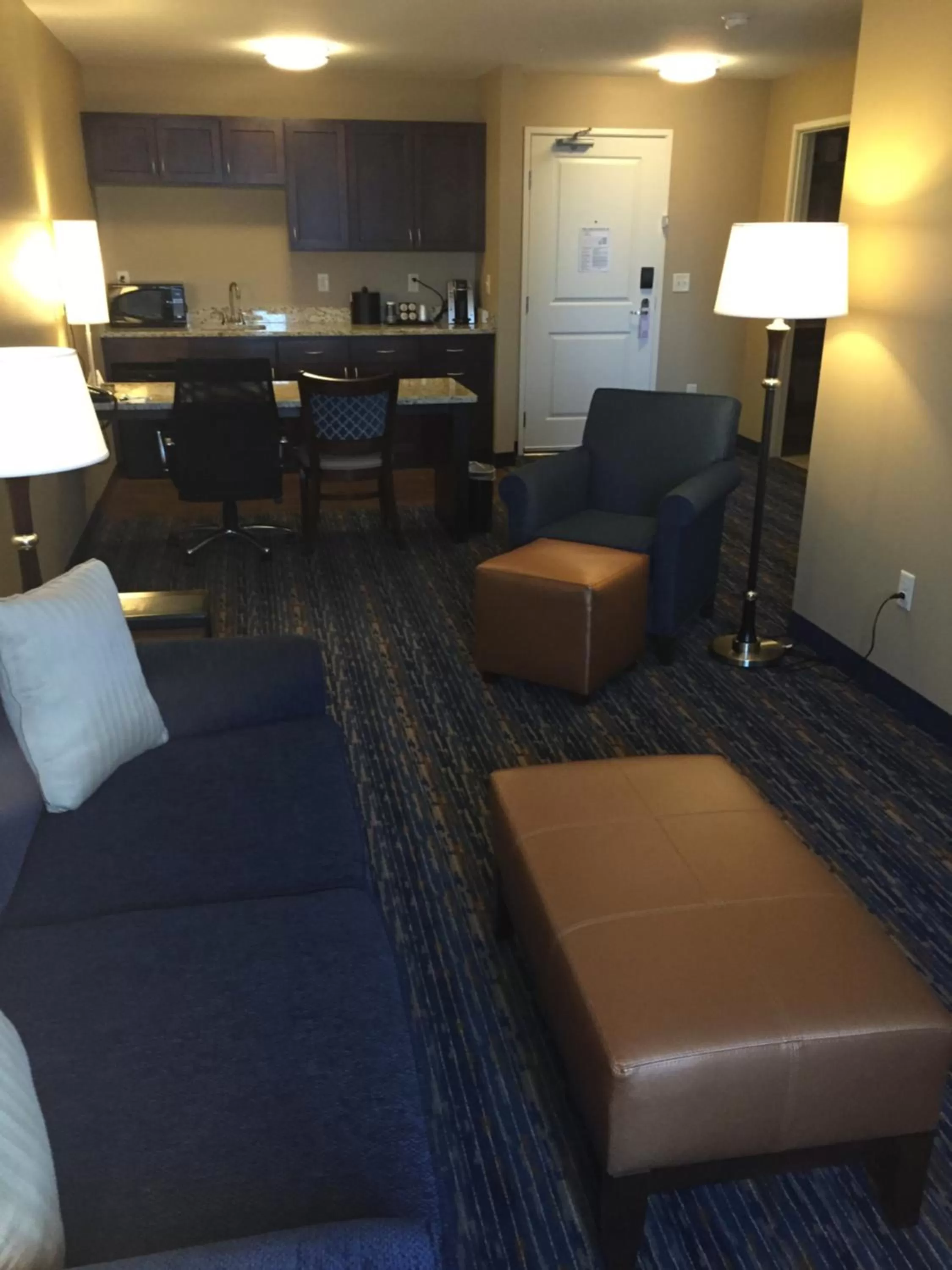 Coffee/tea facilities in Grandstay Hotel & Suites Mount Horeb - Madison