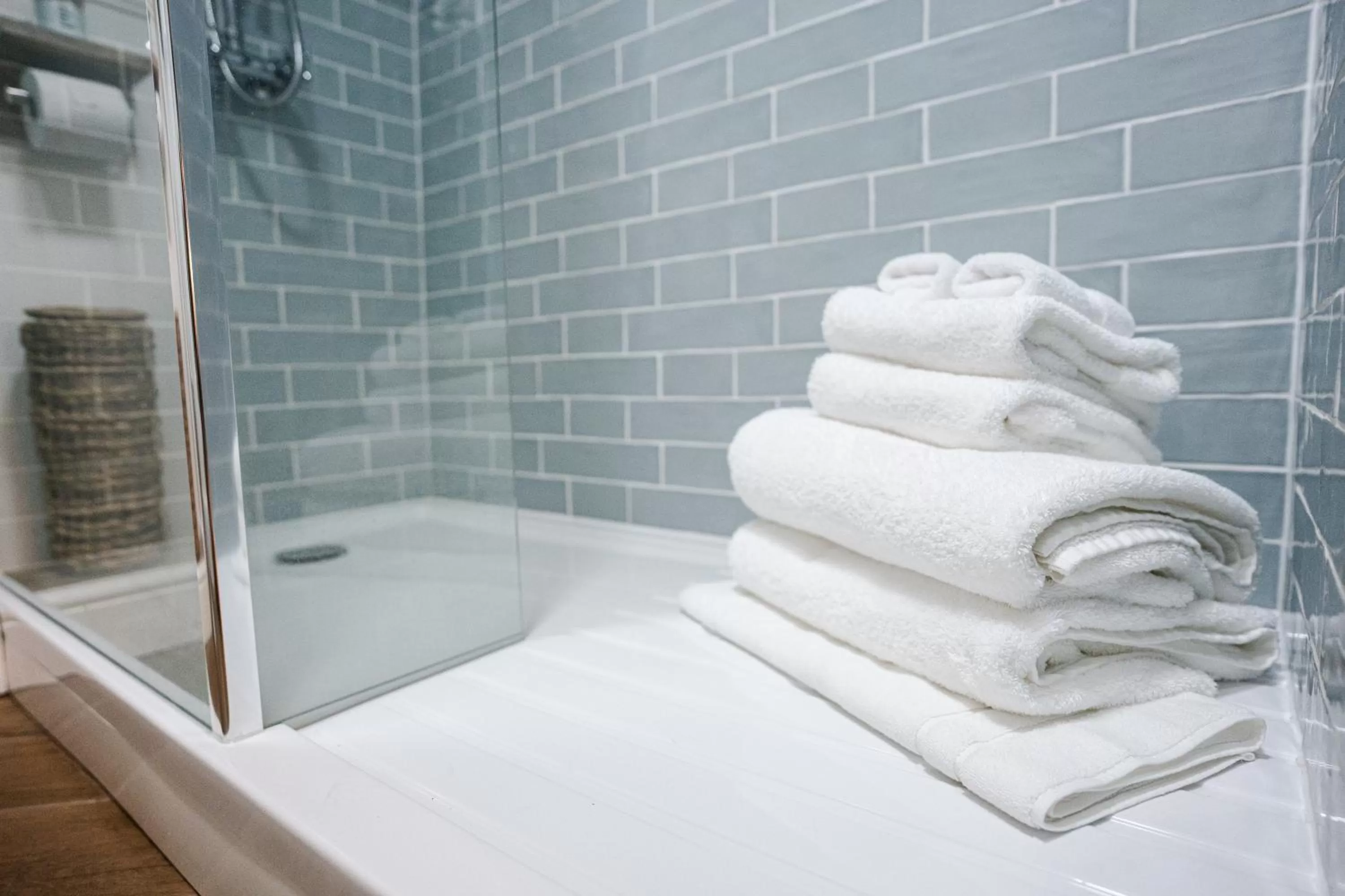 Bathroom in Hovell Hall Country Bed and Breakfast