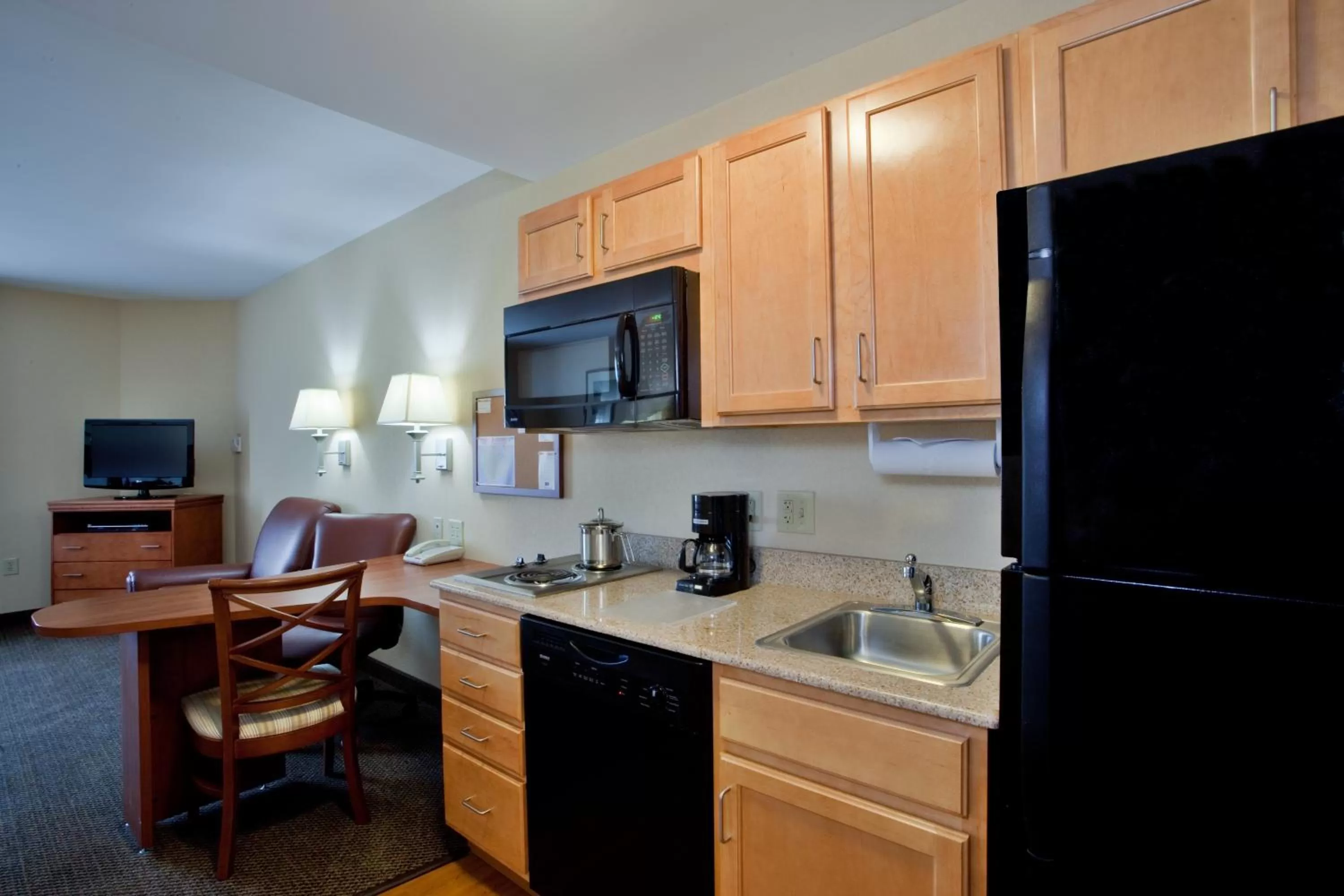 Studio Queen Suite in Candlewood Suites Norfolk Airport by IHG