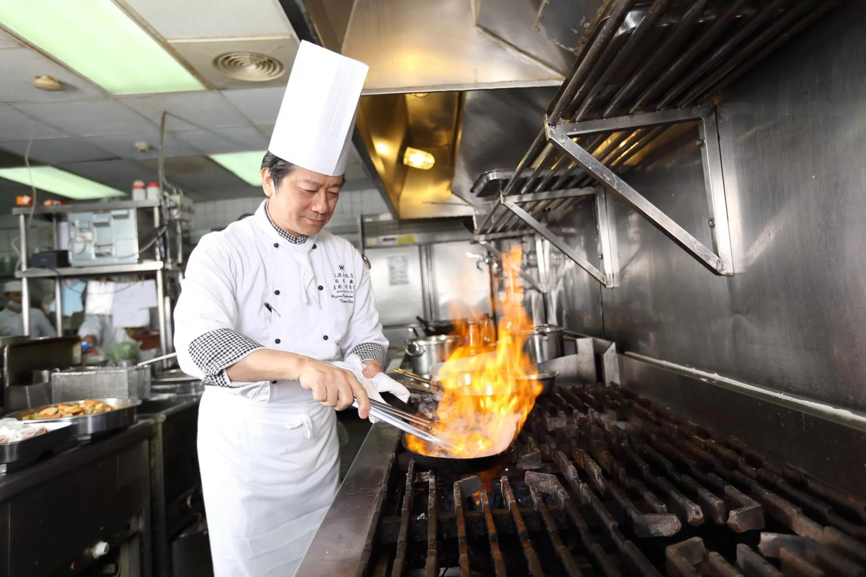 Restaurant/places to eat in Santos Hotel