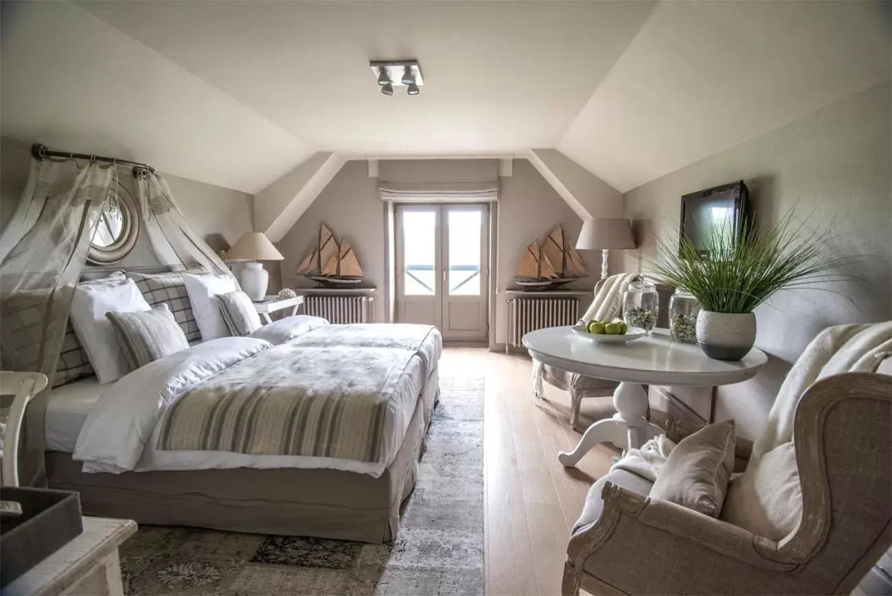 Quadruple Room in Lebeau 19 Hotel Quadruple Room in Lebeau 19 Hotel